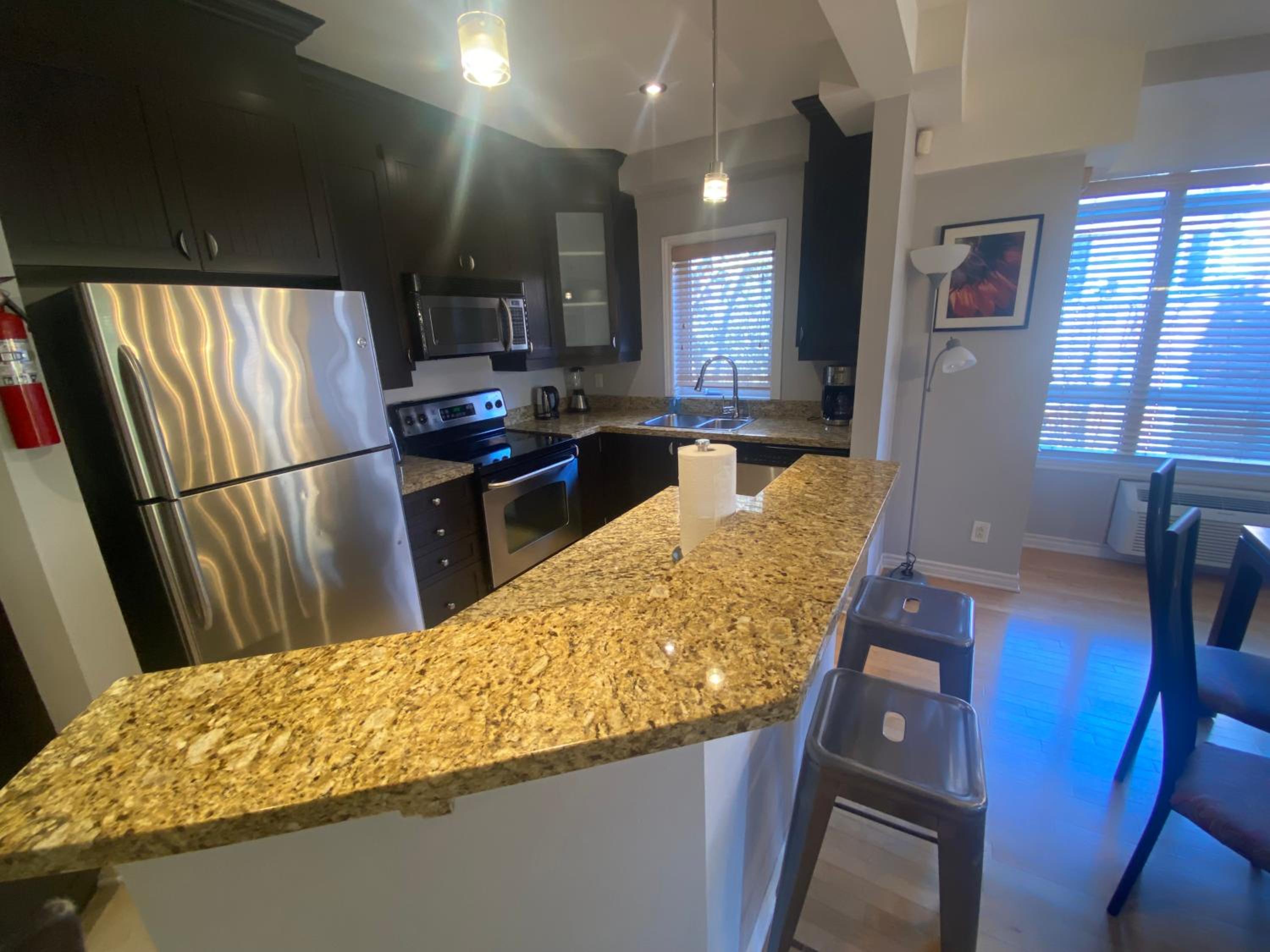 ApartHotelMontreal by Les Terrasses Saint Urbain 2225I2