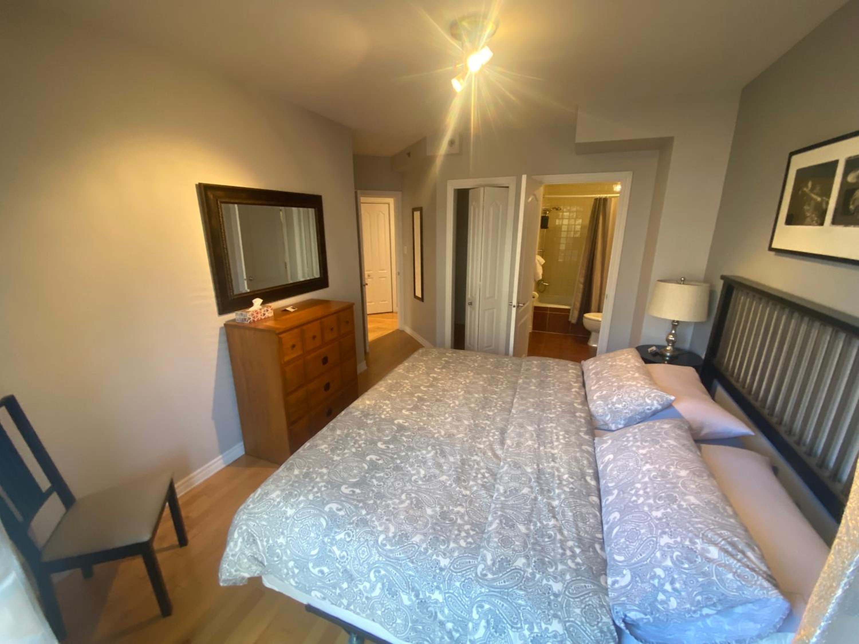ApartHotelMontreal by Les Terrasses Saint Urbain 2225I2