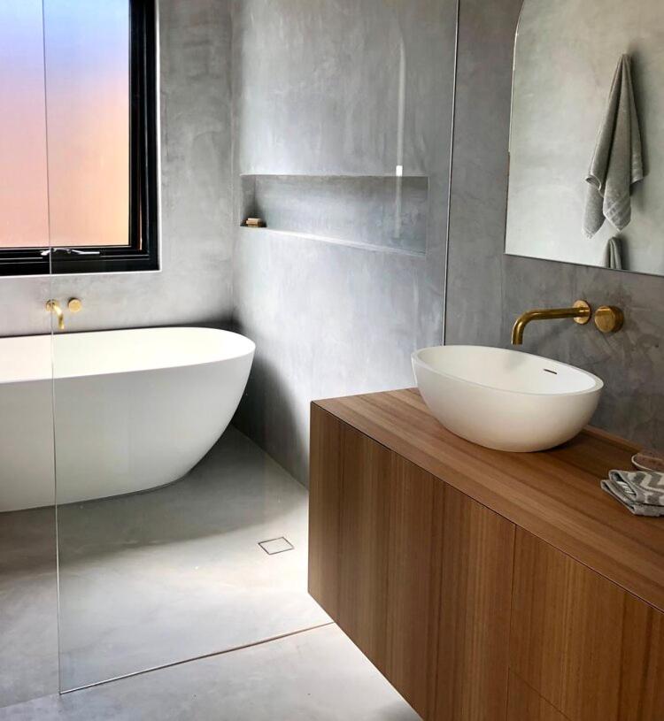 LUXE Poolside living, in the heart of Flinders