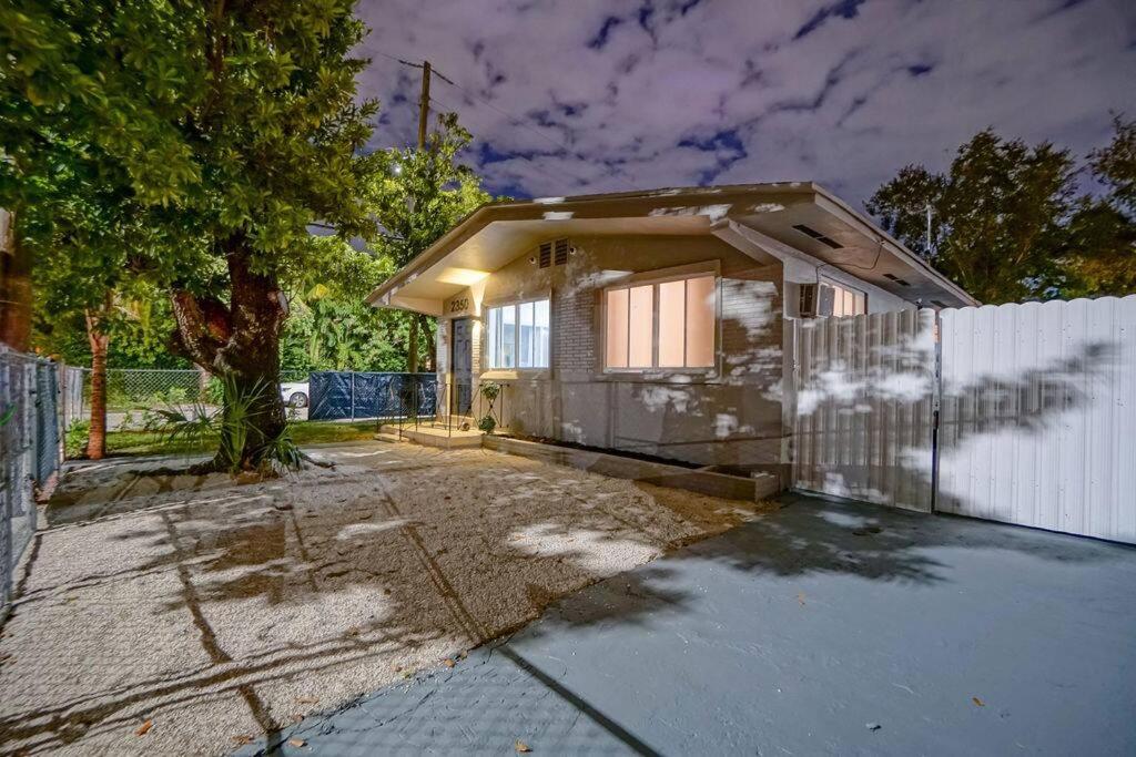 Wynwood Bungalow Hottub & Pking