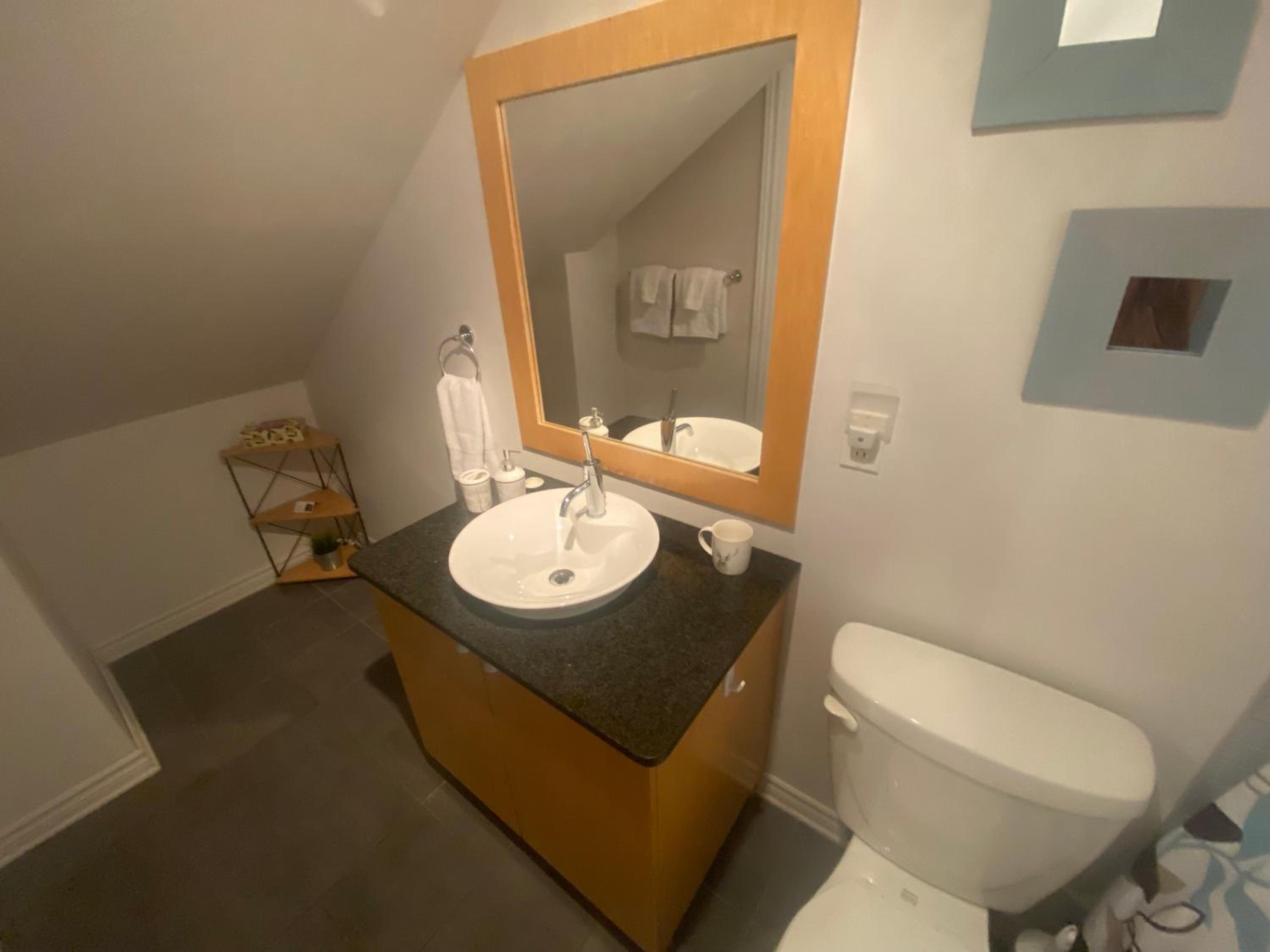 ApartHotelMontreal by Les Terrasses Saint Urbain 2225I2