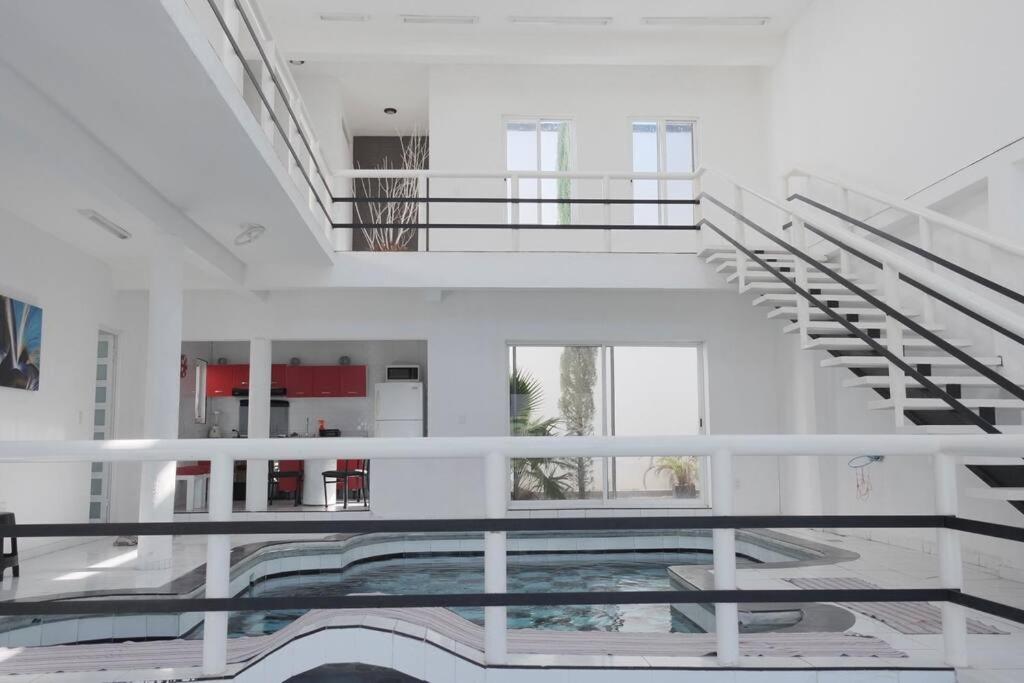 Casa con Alberca adentro cerca de Las Estacas