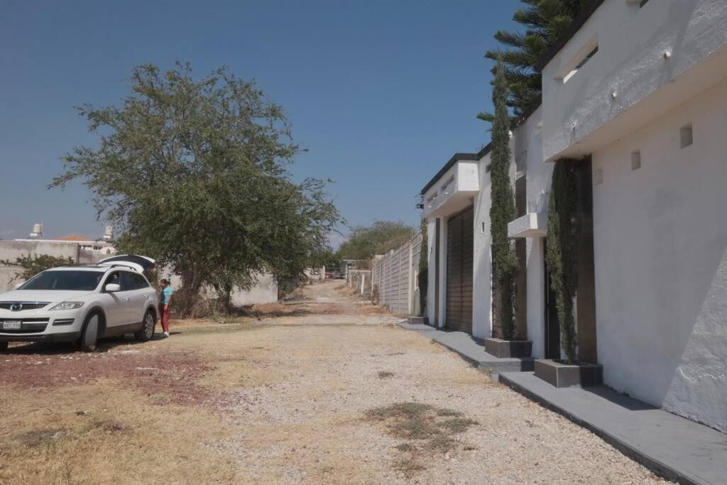 Casa con Alberca adentro cerca de Las Estacas