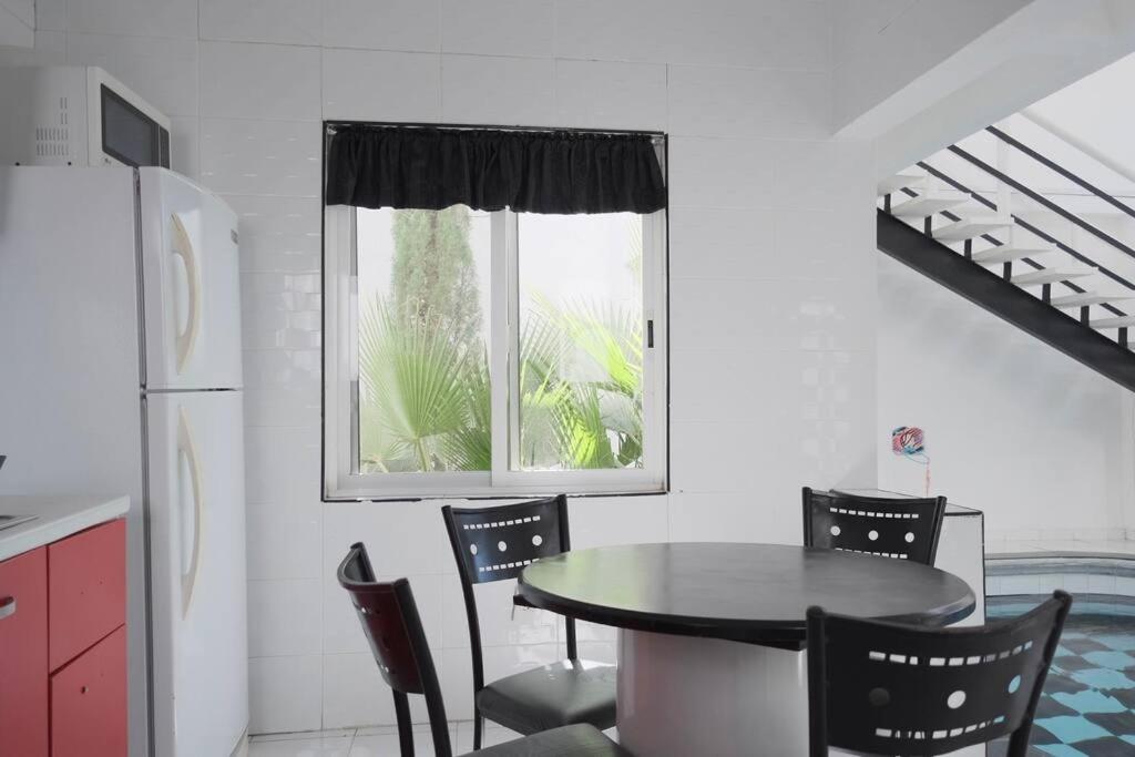 Casa con Alberca adentro cerca de Las Estacas