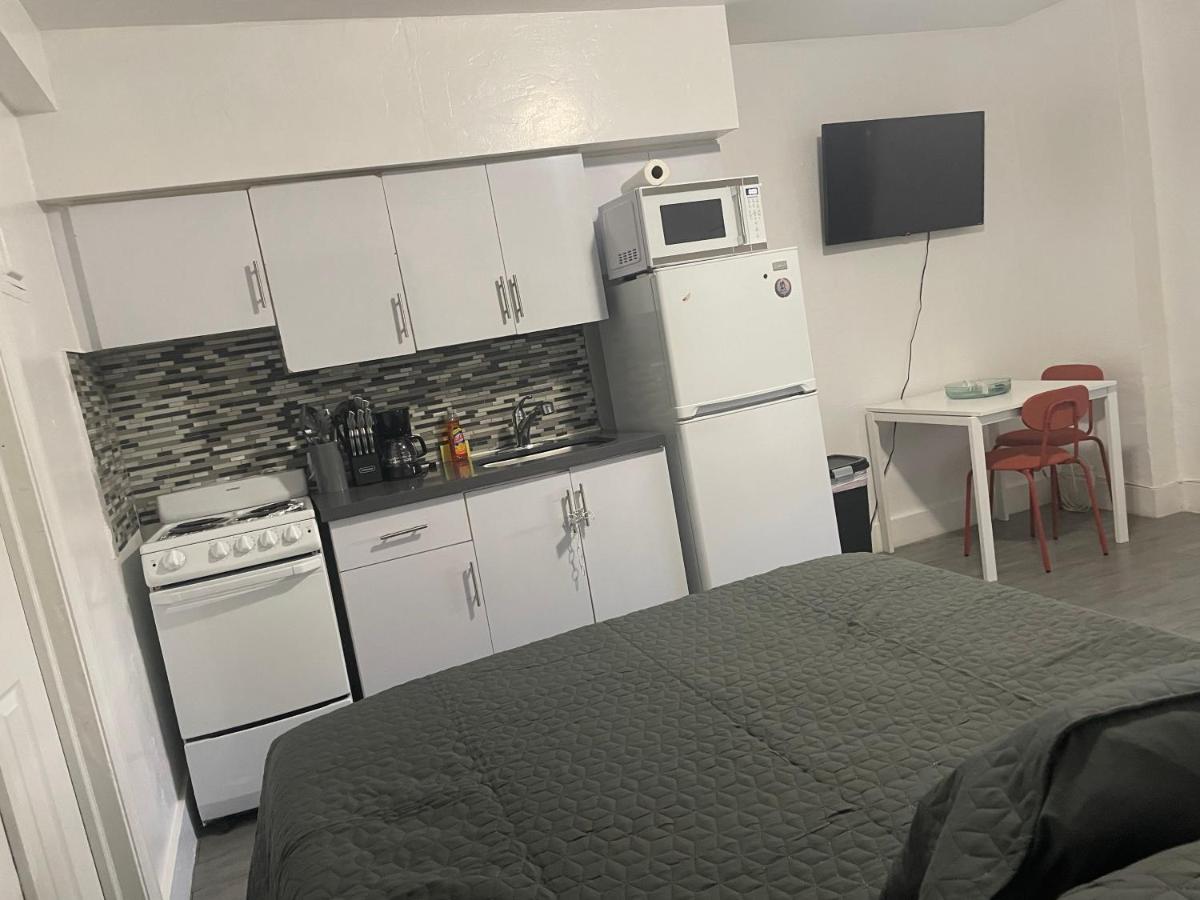 trendy Studios in Hollywood view 3