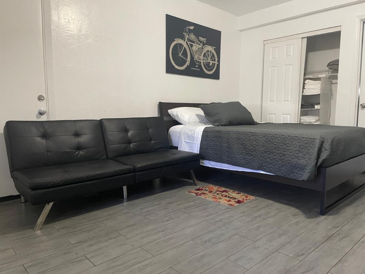 trendy Studios in Hollywood view 4