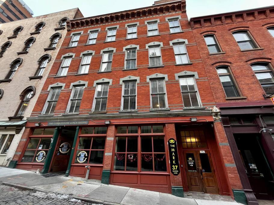 Hotel Downtown Albany 2 Bedroom + Workstation @ The Mark - Image 1