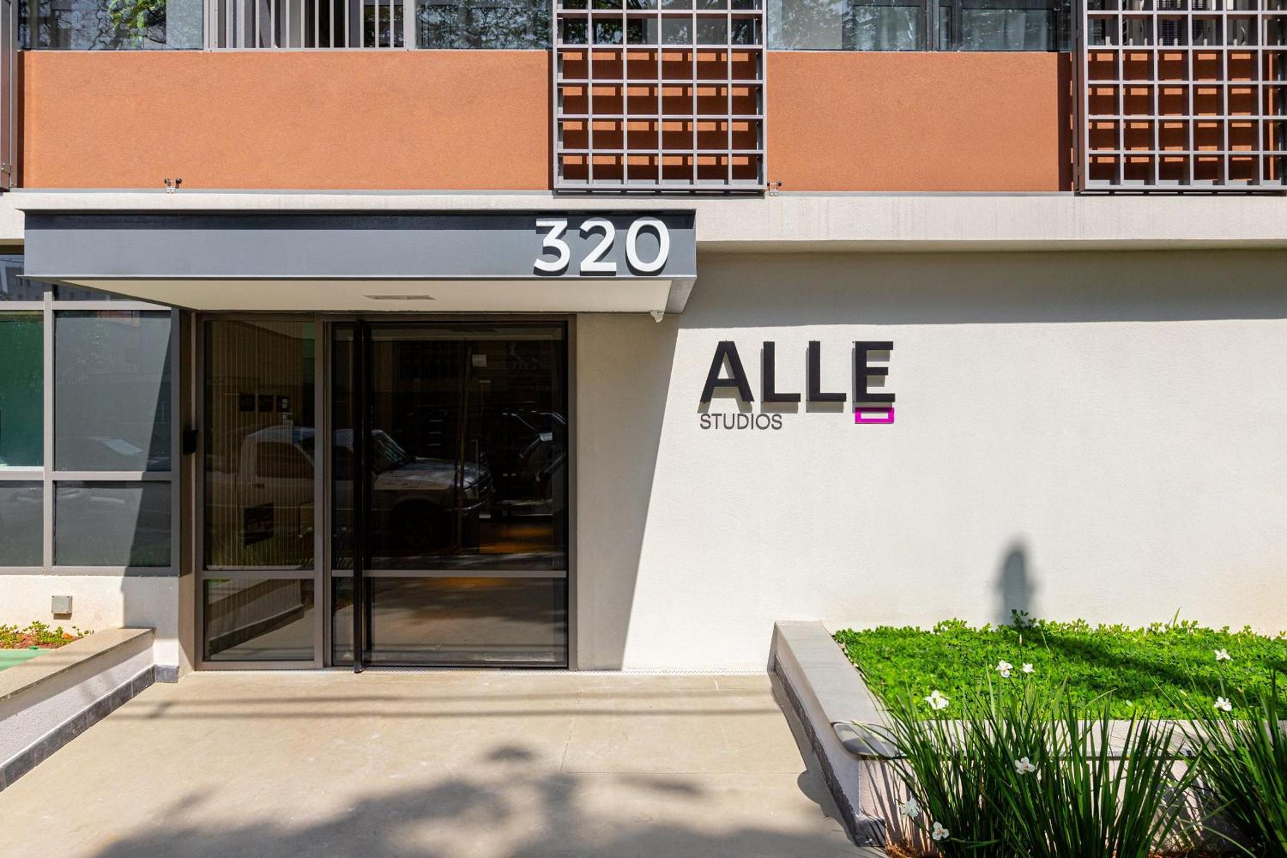 Easy Star - Beautiful Studio in Brooklin next to Av. Santo Amaro! - ZT01H