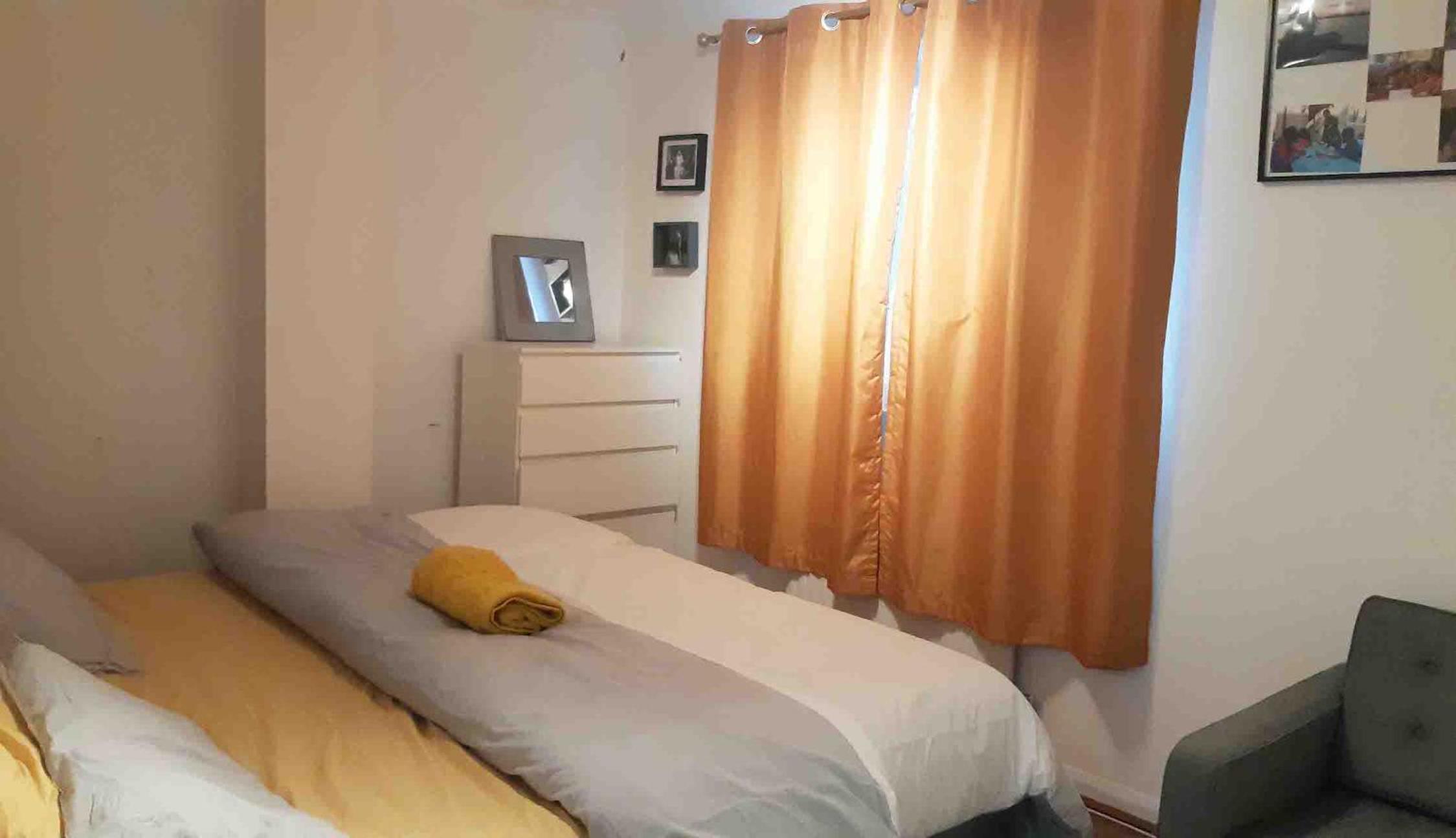 Quiet 2 Bedroom house for holiday let in Gravesend