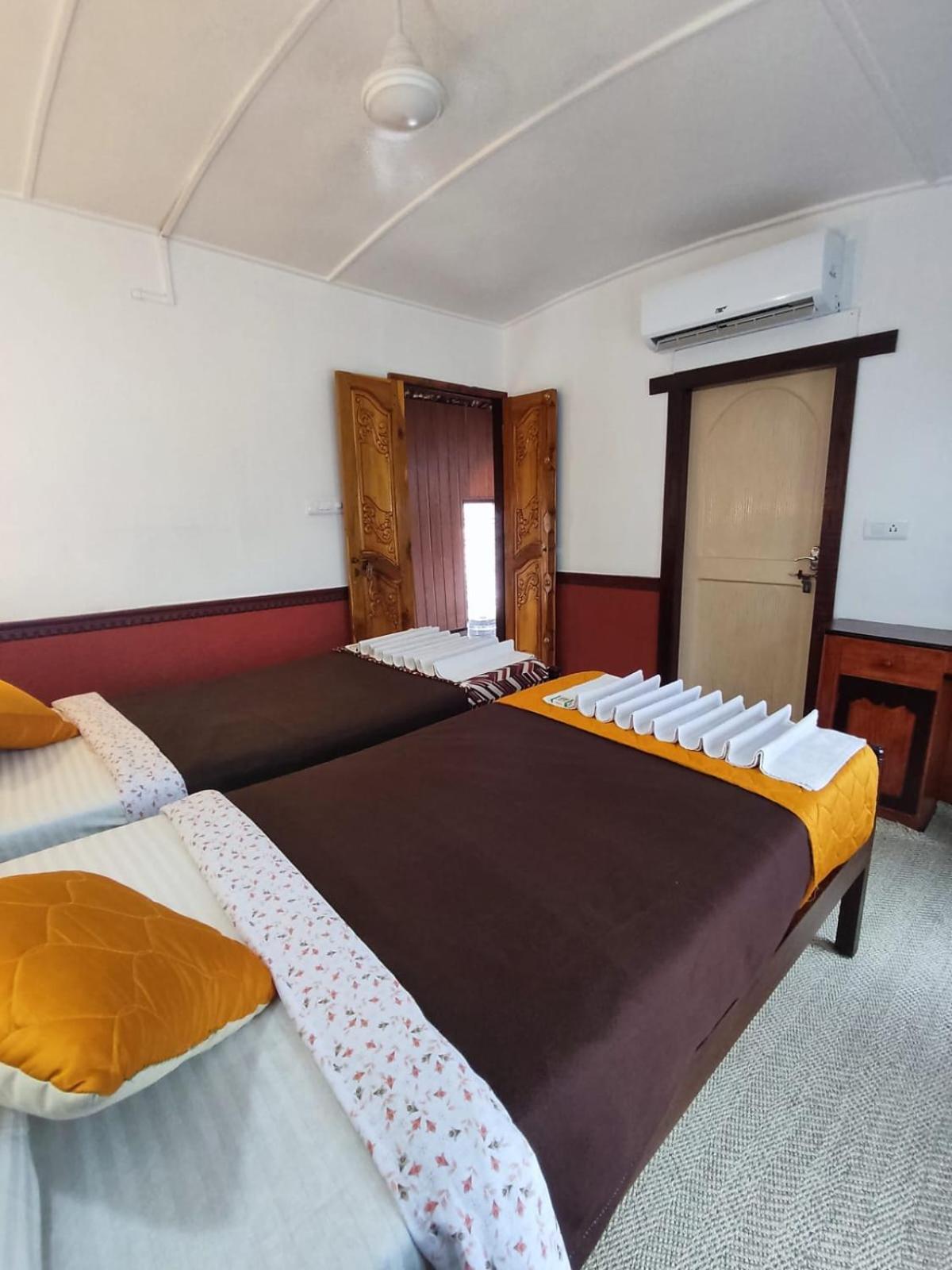 Kalappura Houseboats & Tours view 5