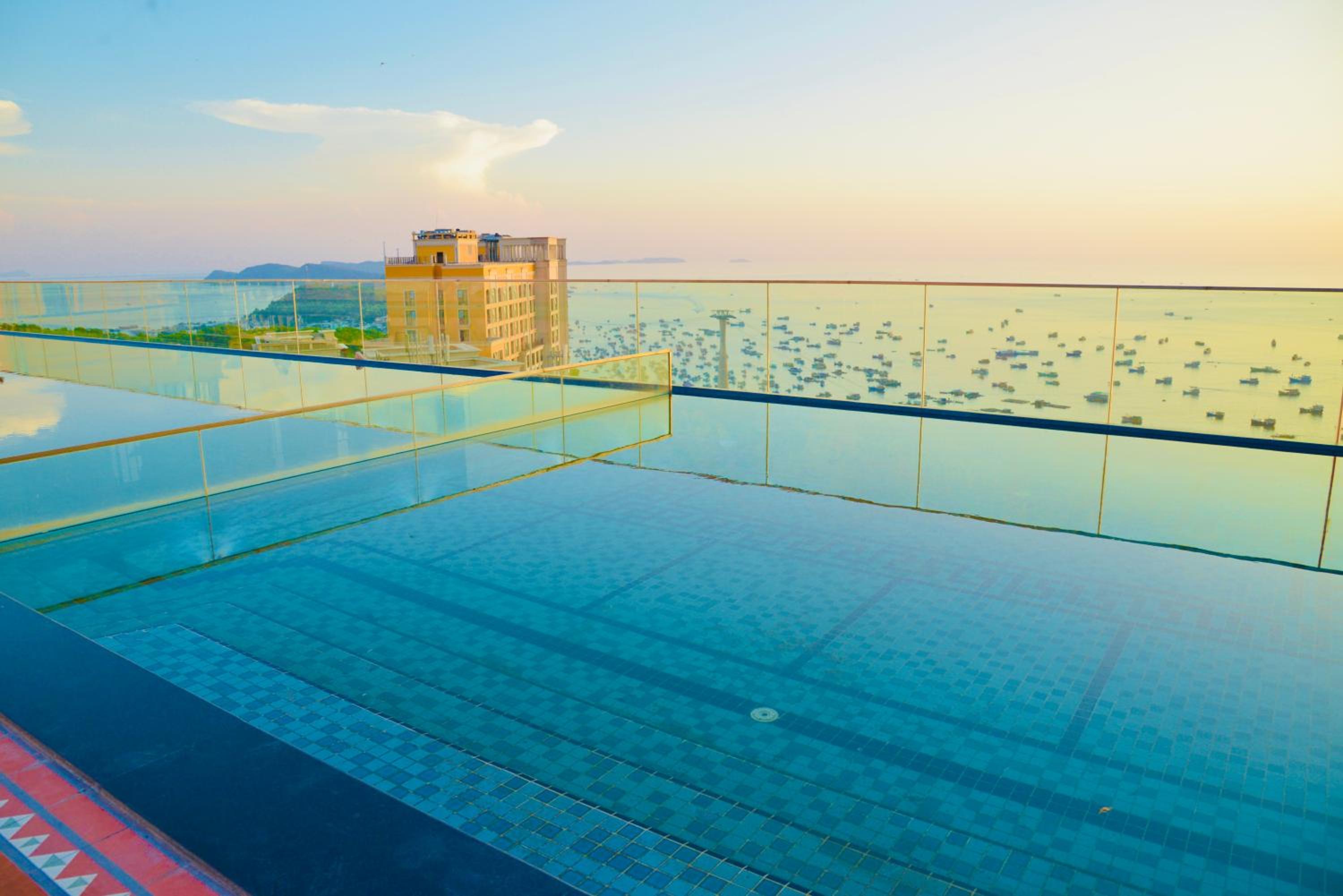 S Gen Hillside Condotel Phu Quoc