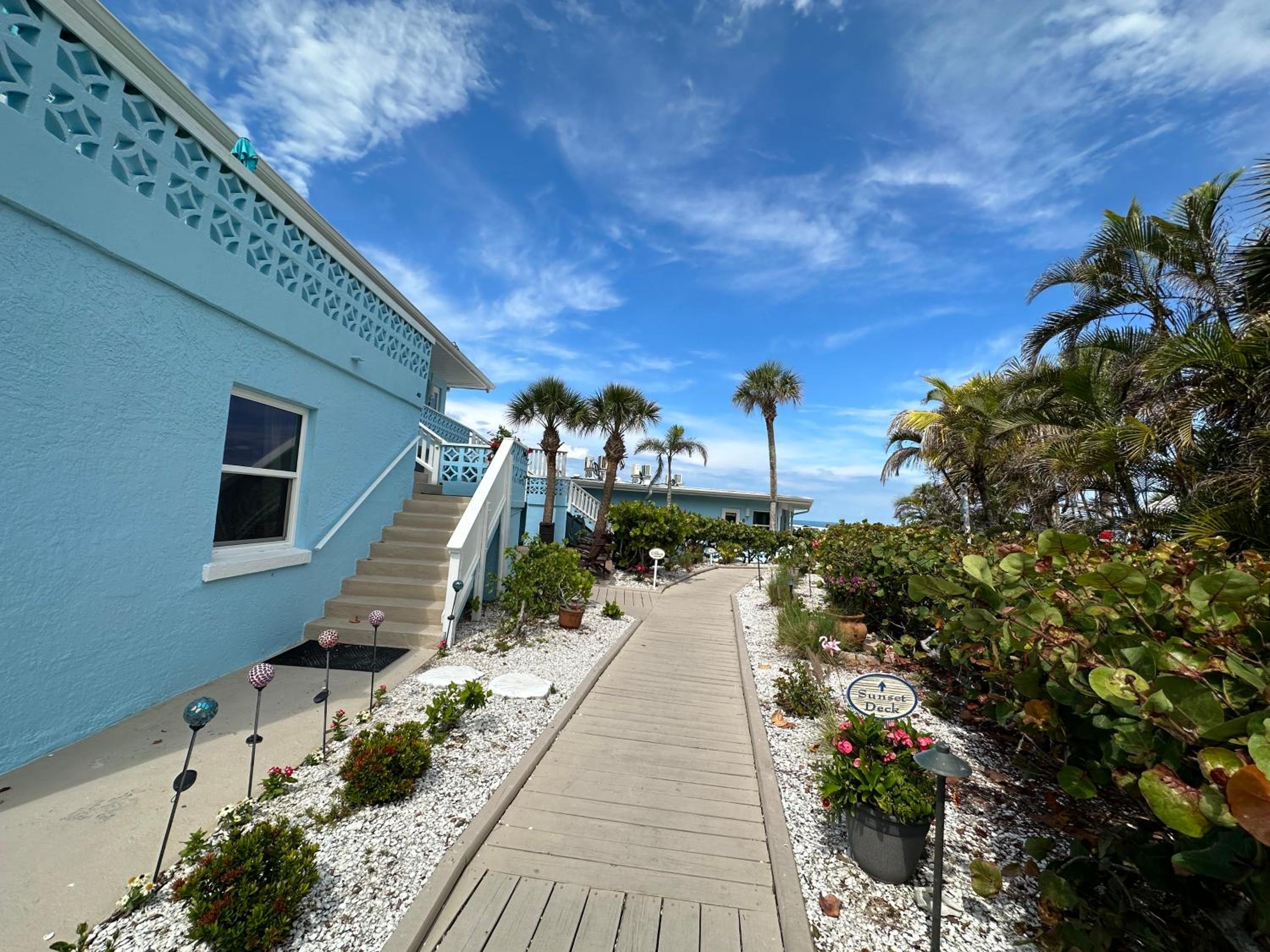 The Pearl Beach Inn