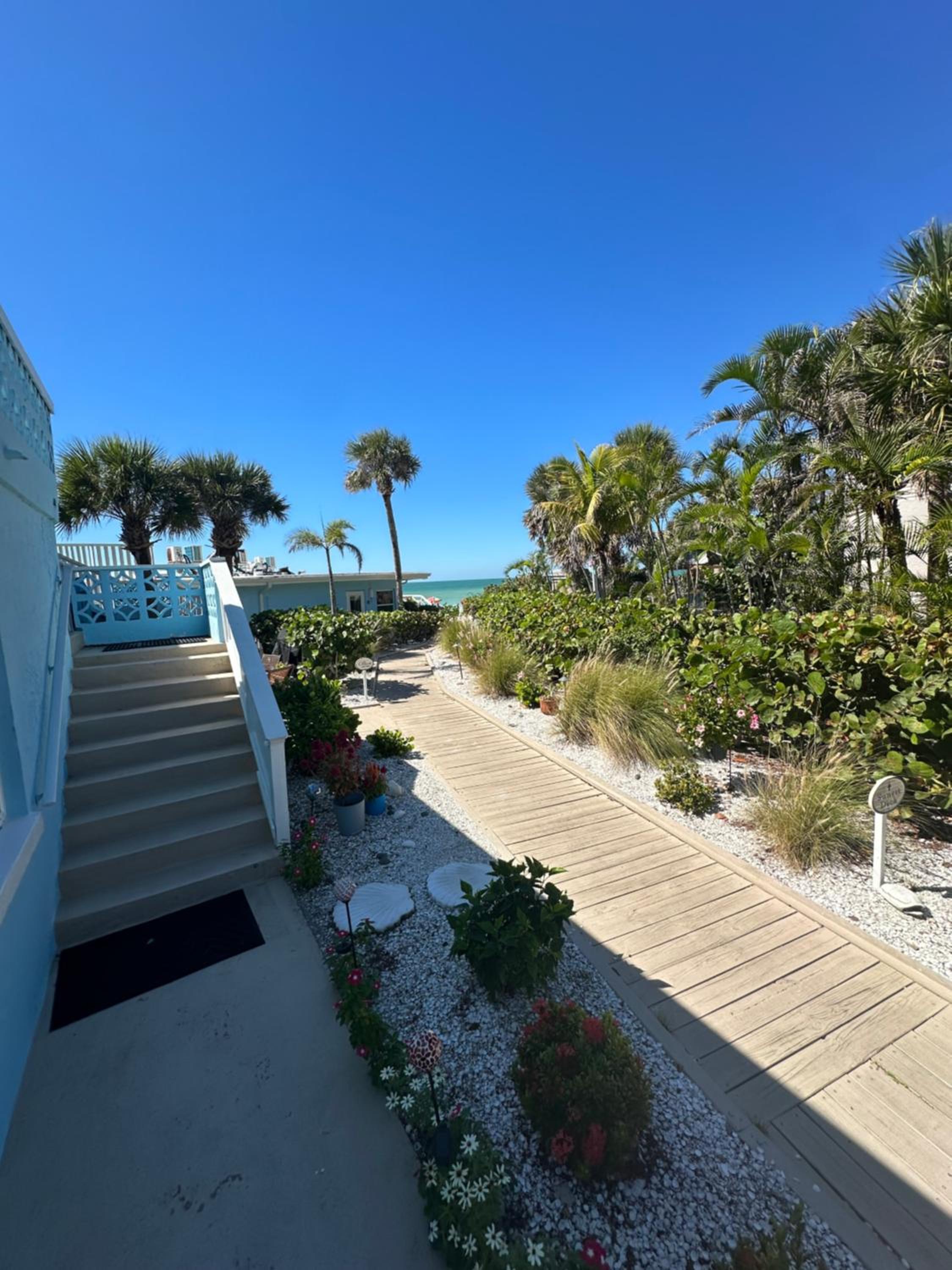 The Pearl Beach Inn