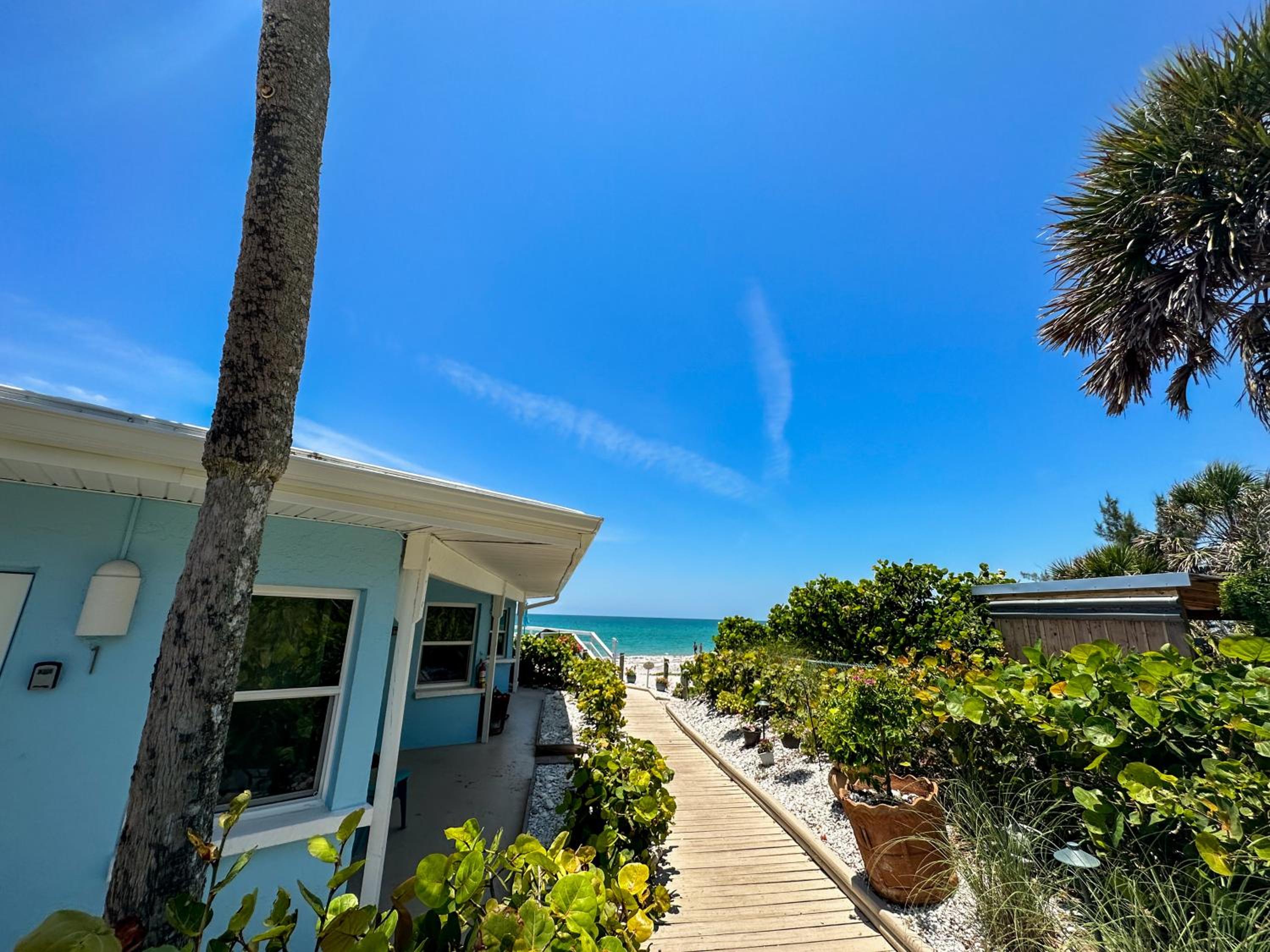 The Pearl Beach Inn