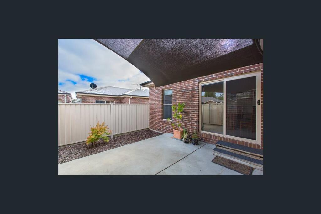 Comfortable 3-bedroom home with two car garage