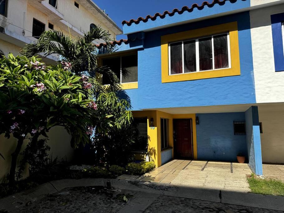 Casa enfrente del mar y malecon!