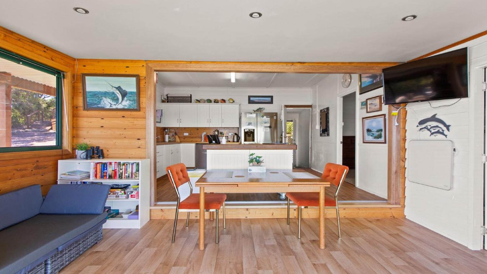 Kellidie Bliss Is Coffin Bay's Touch Of Paradise - Perfect Couples Retreat