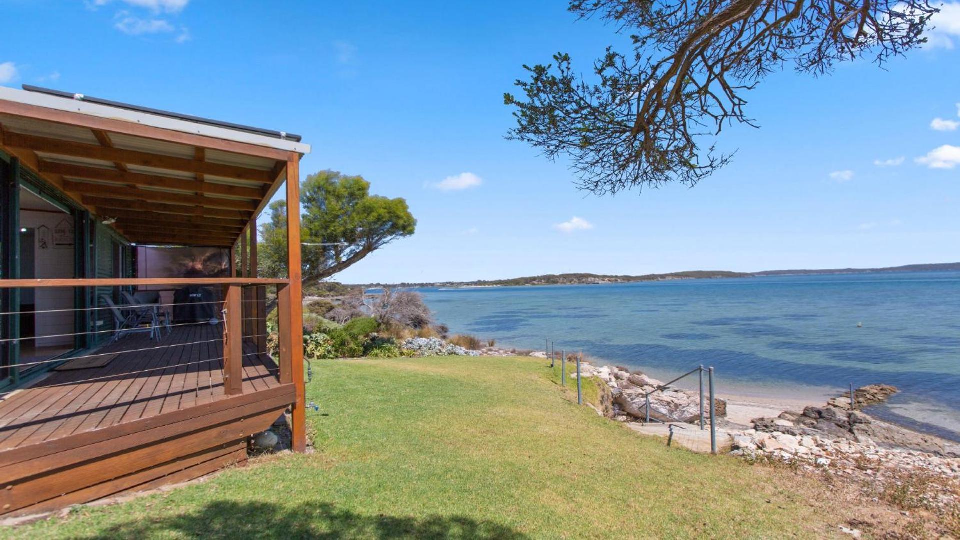 Kellidie Bliss Is Coffin Bay's Touch Of Paradise - Perfect Couples Retreat