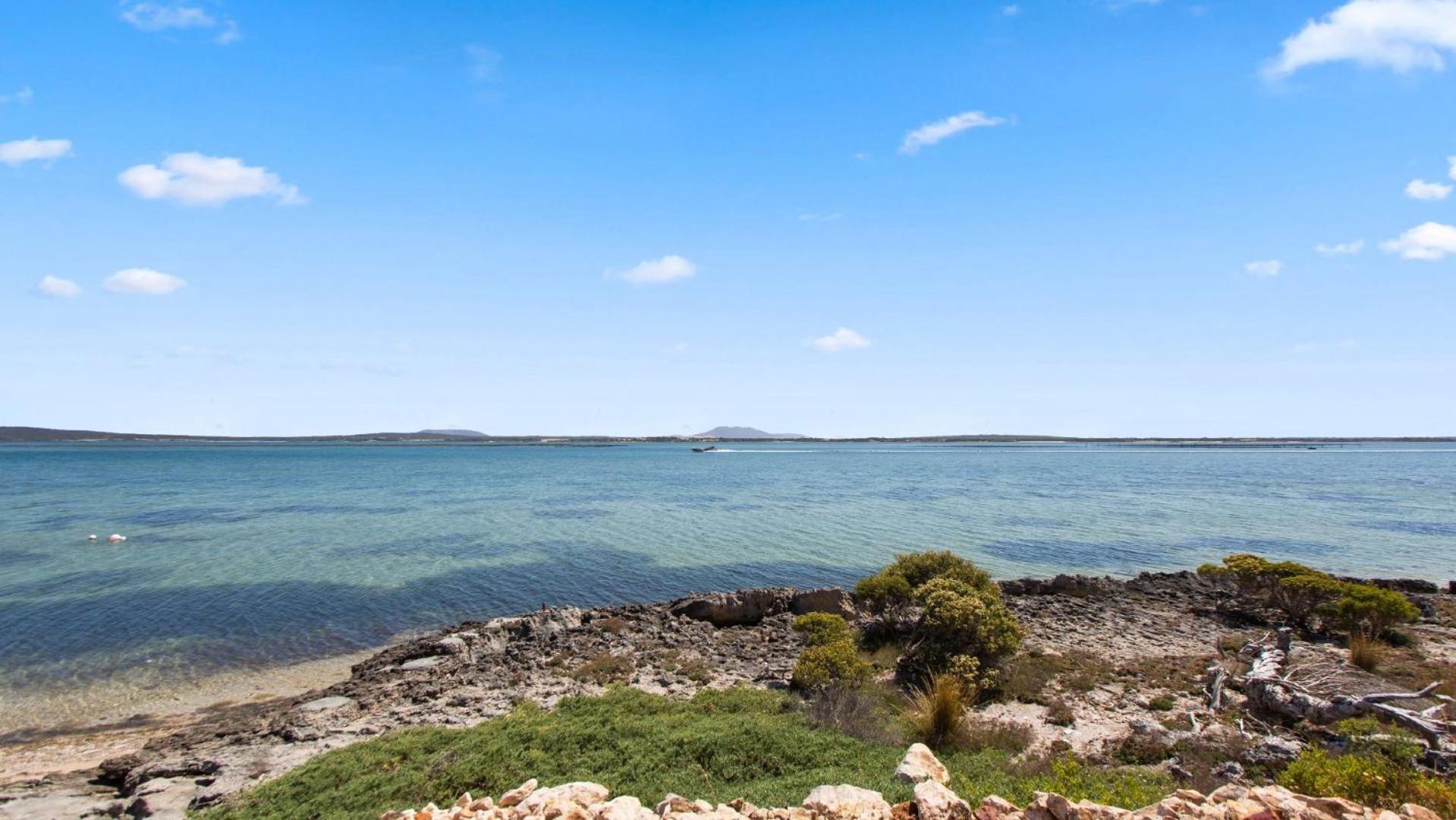 Kellidie Bliss Is Coffin Bay's Touch Of Paradise - Perfect Couples Retreat