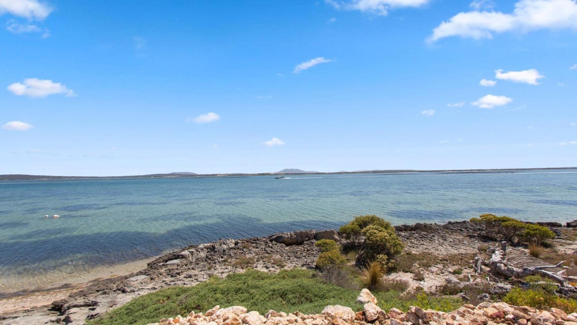 Kellidie Bliss Is Coffin Bay's Touch Of Paradise - Perfect Couples Retreat