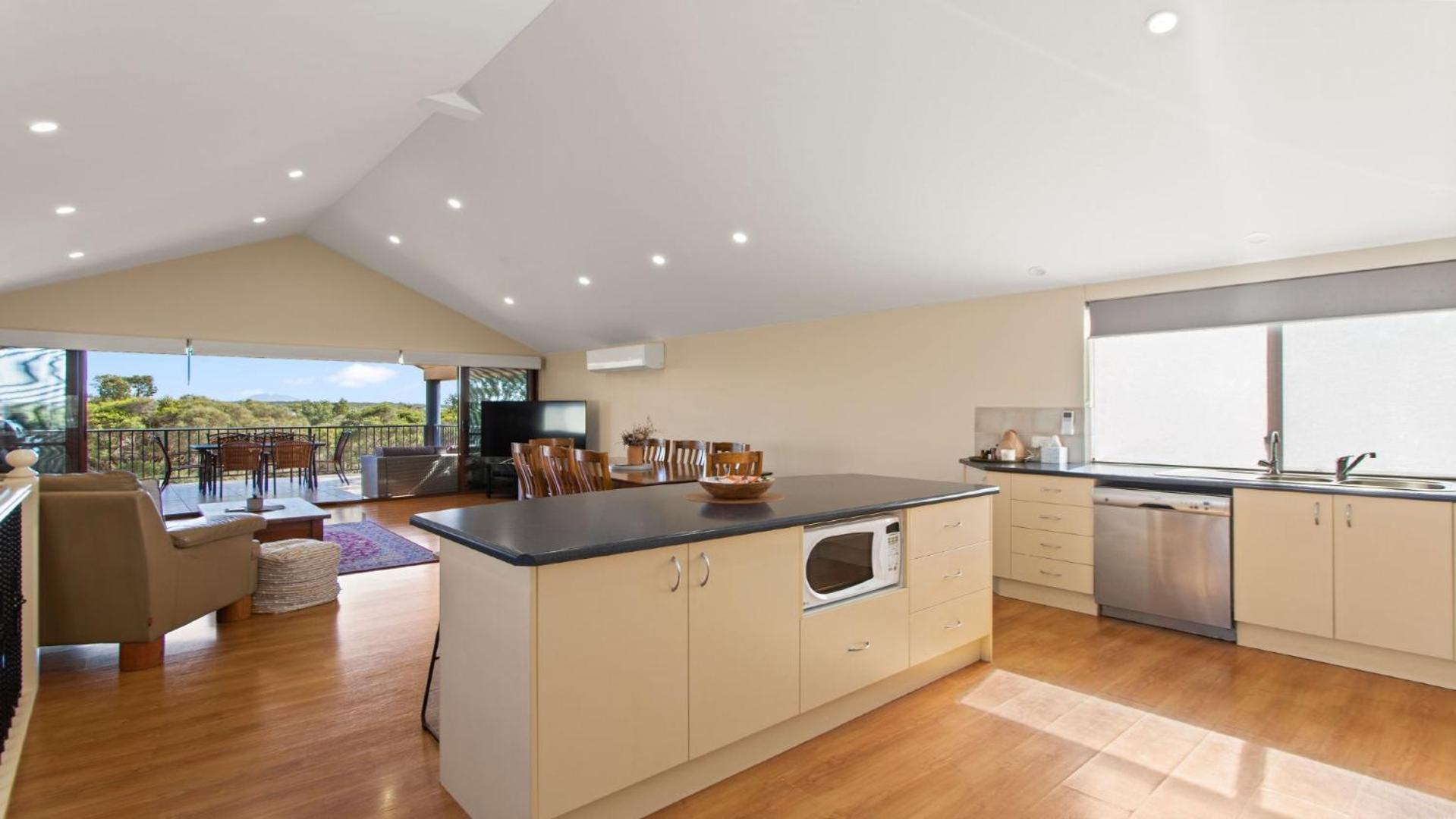 The Curly Seahorse - Fantastic, Affordable Holiday Home For Large Groups