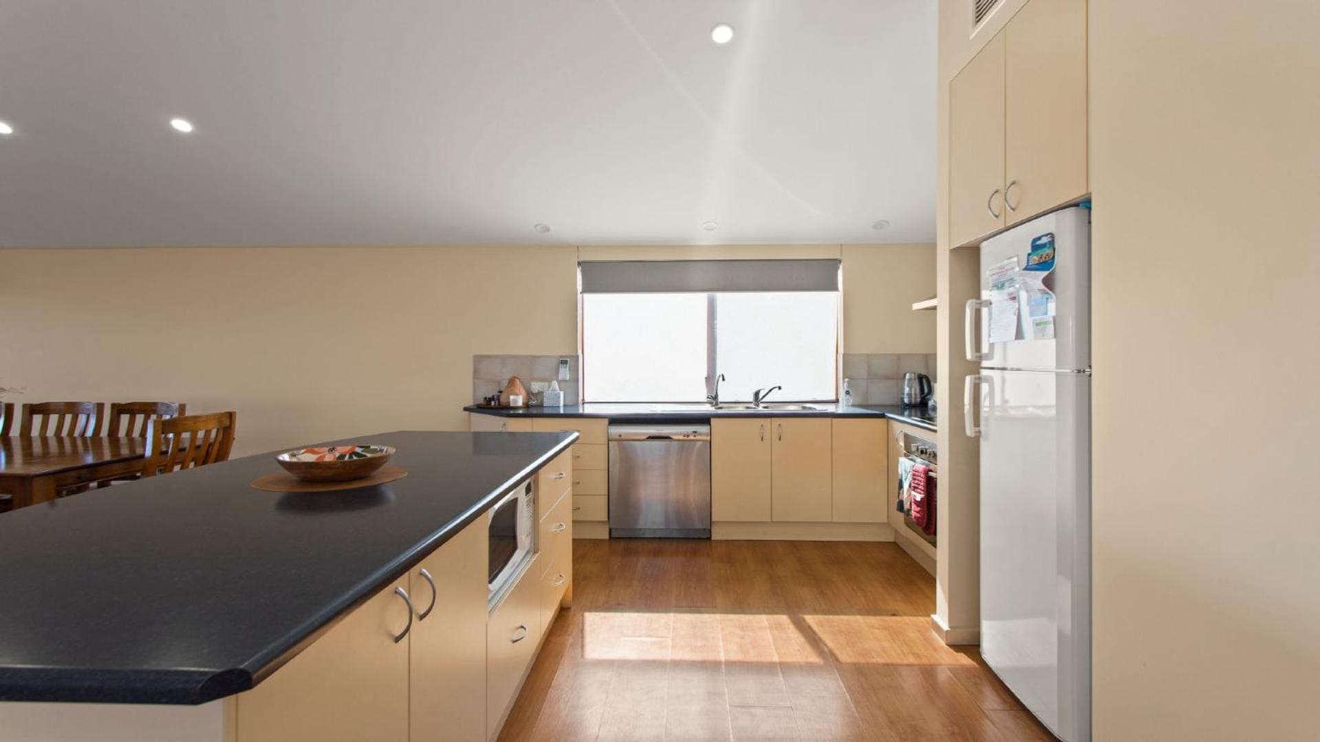 The Curly Seahorse - Fantastic, Affordable Holiday Home For Large Groups