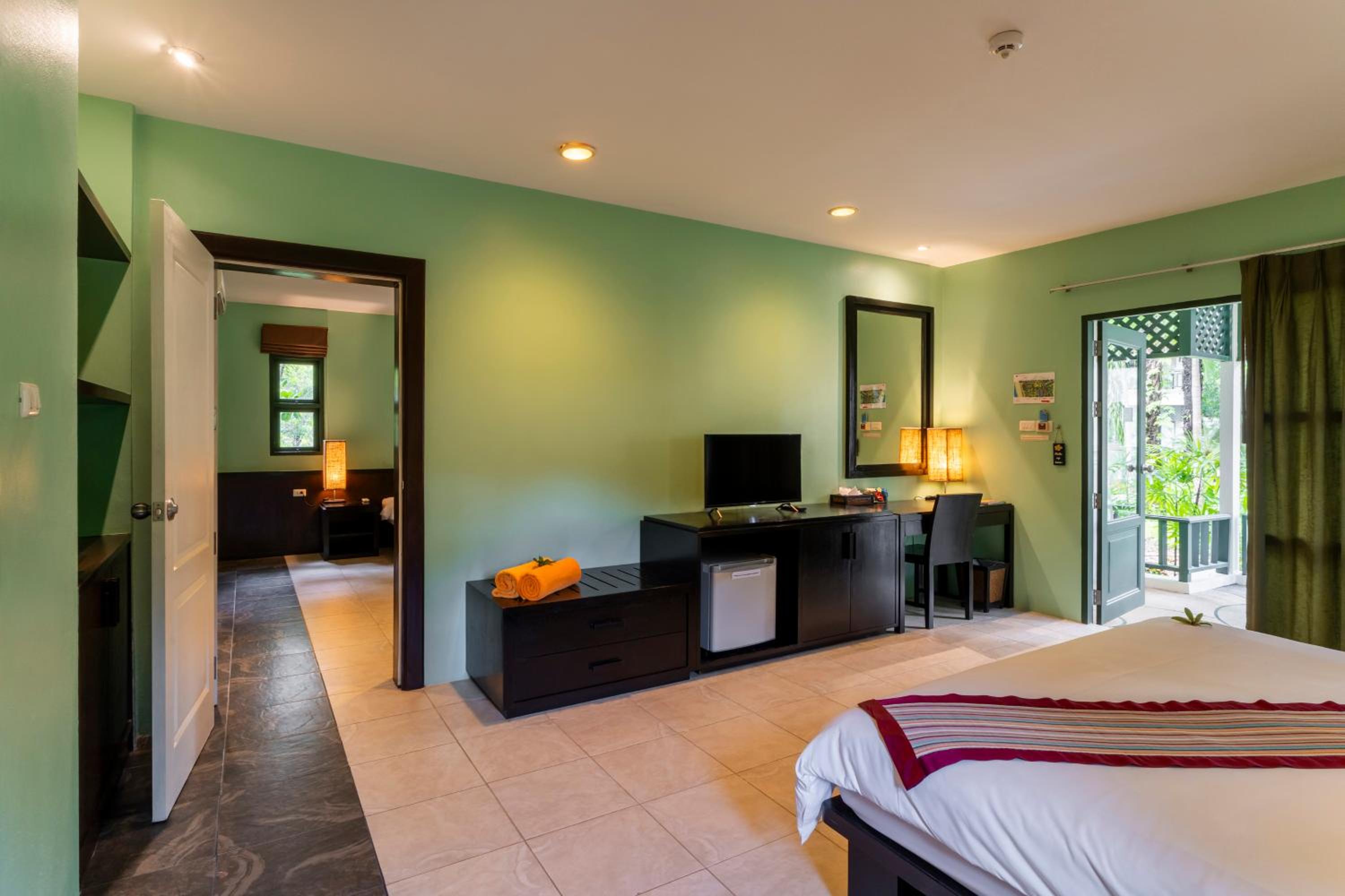 Baan Khaolak Beach Resort