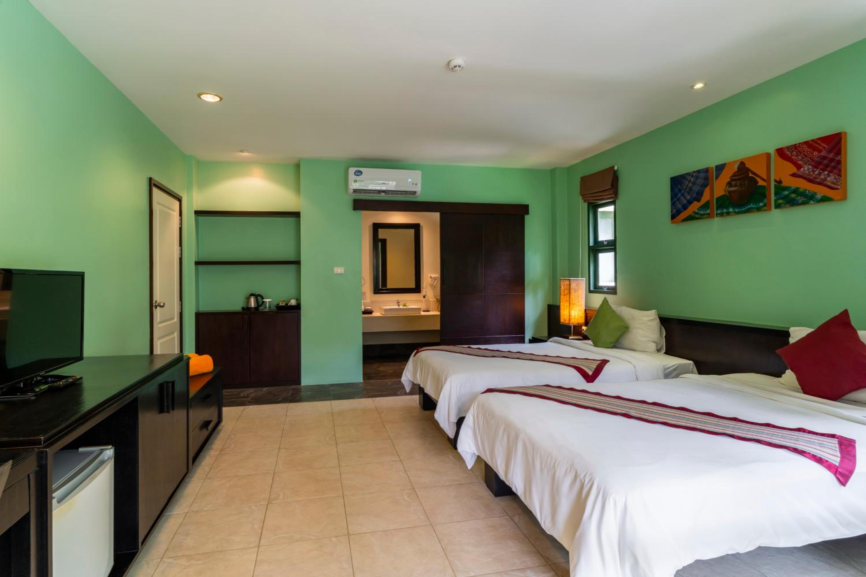 Baan Khaolak Beach Resort