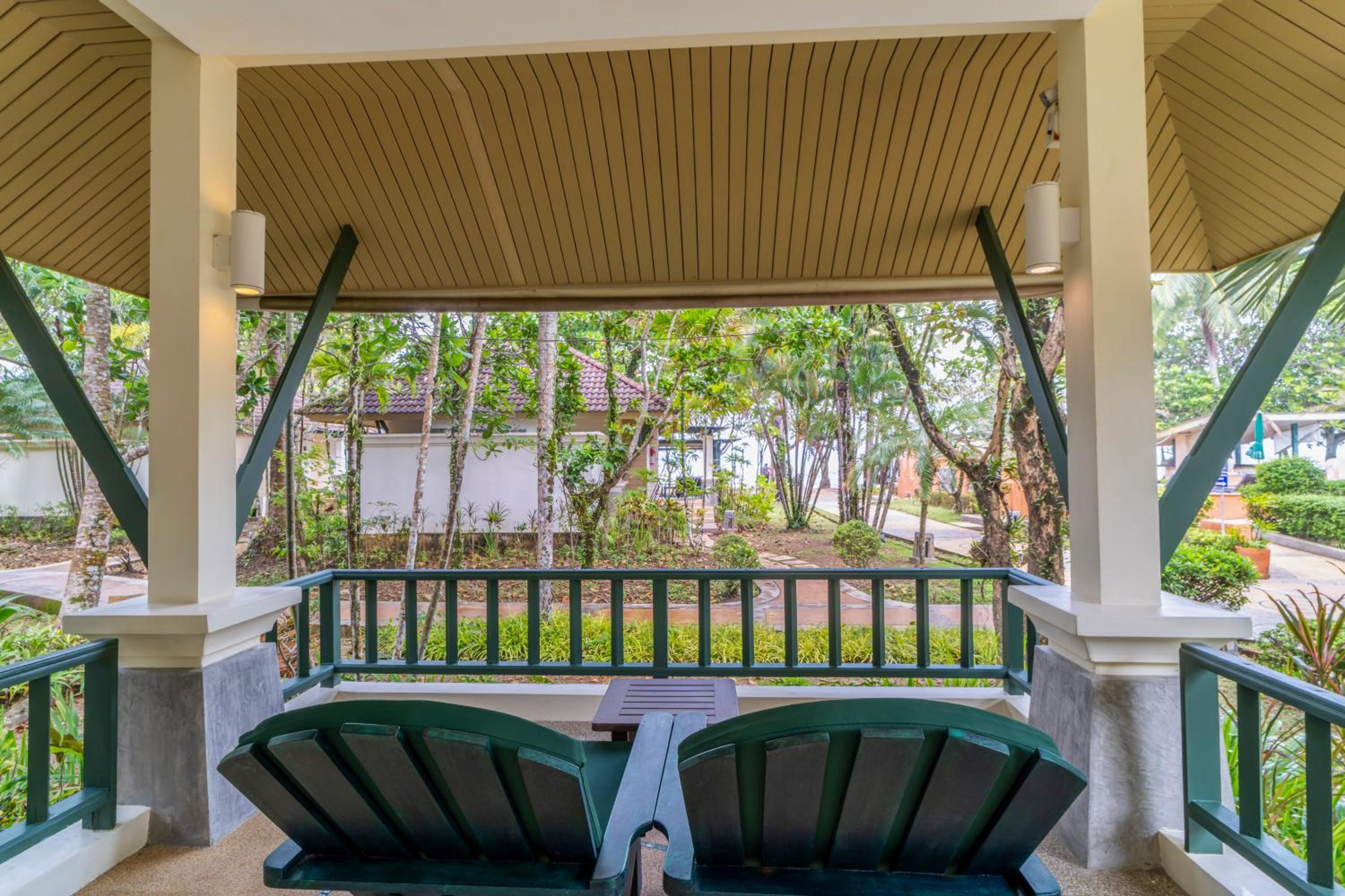 Baan Khaolak Beach Resort