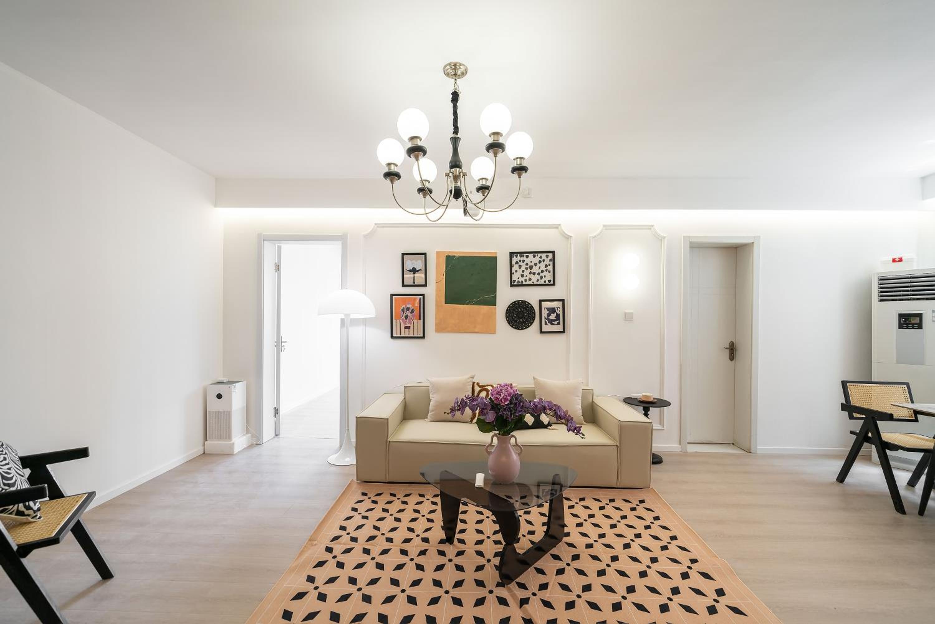 Yi Du Home with City View - Family Suite 500m to Nanjing West Rd Near People's Square -Credit Cards Accepted