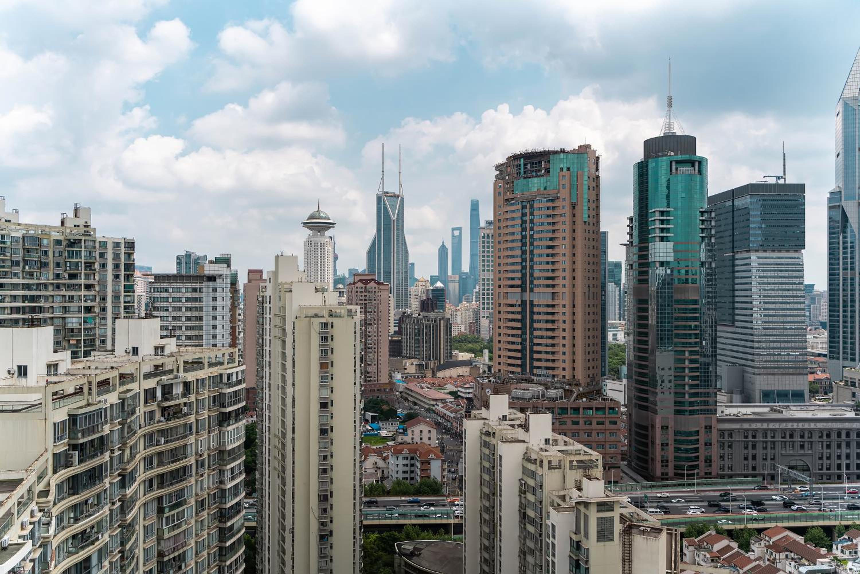Yi Du Home with City View - Family Suite 500m to Nanjing West Rd Near People's Square -Credit Cards Accepted