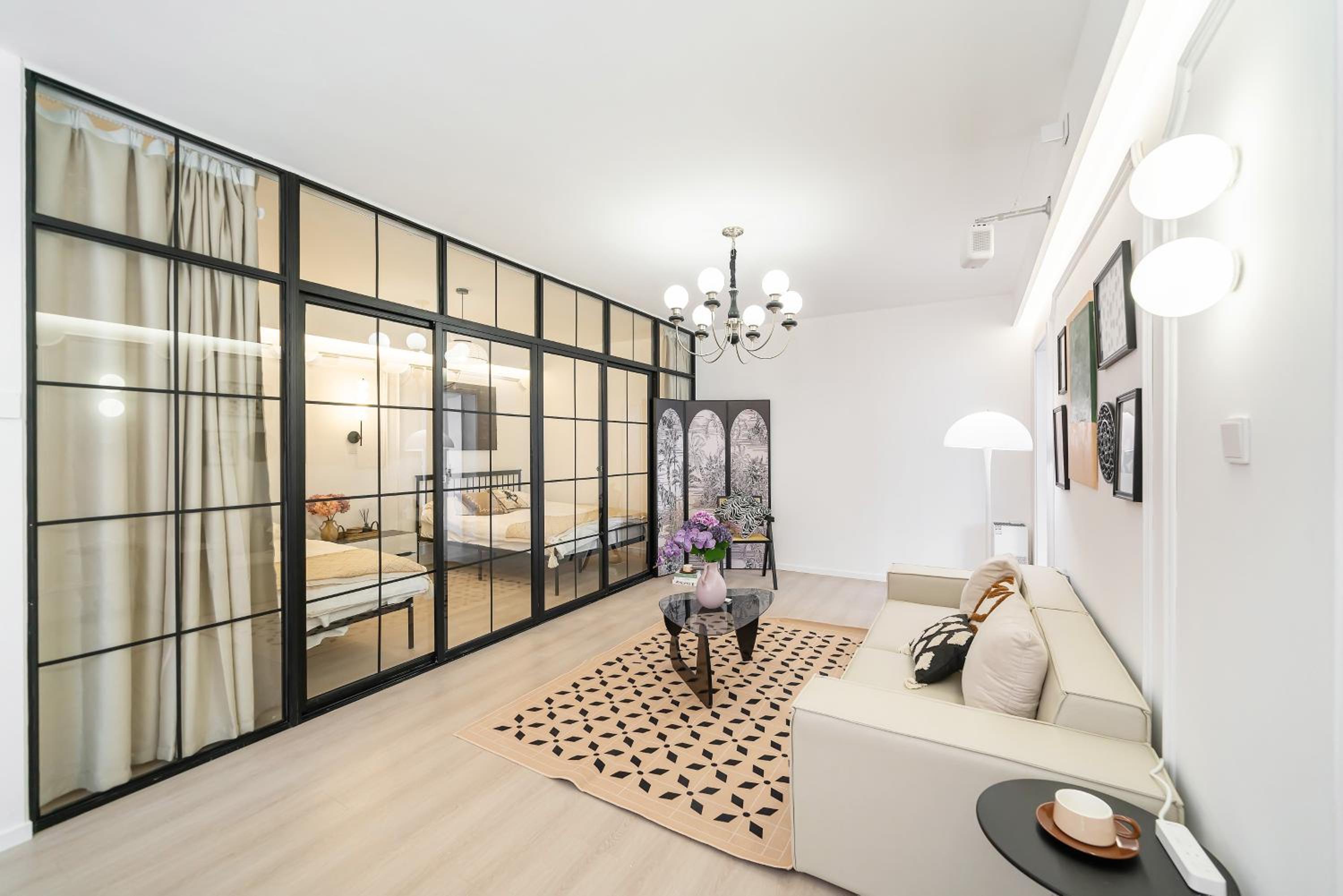 Yi Du Home with City View - Family Suite 500m to Nanjing West Rd Near People's Square -Credit Cards Accepted