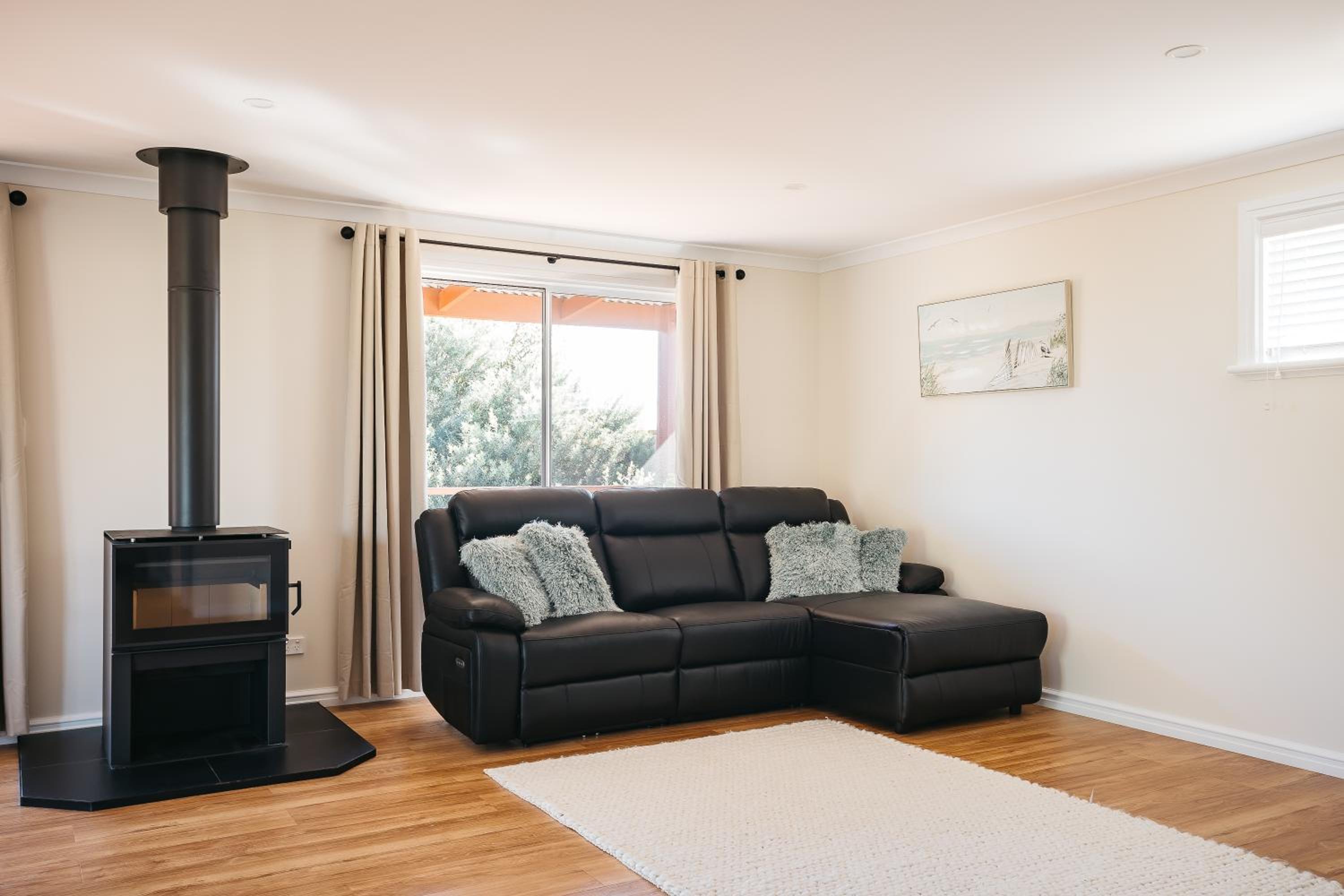 Owen's Hideaway by the BnB Collection