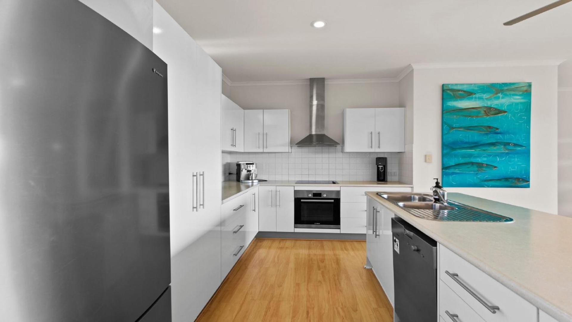 Endeavour View Is A Fantastic - A Modern, 4 Bedroom Holiday Home