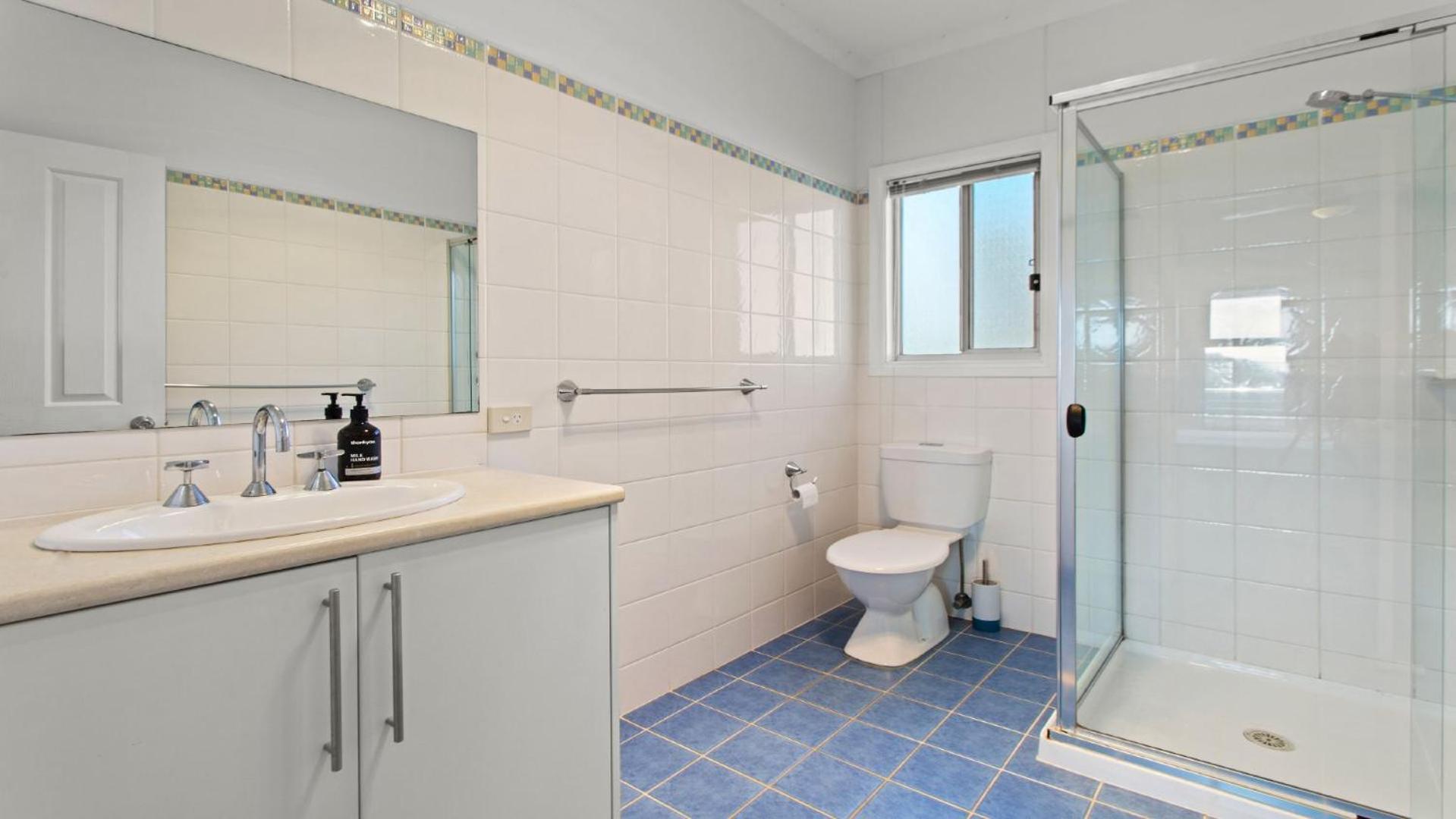 Endeavour View Is A Fantastic - A Modern, 4 Bedroom Holiday Home