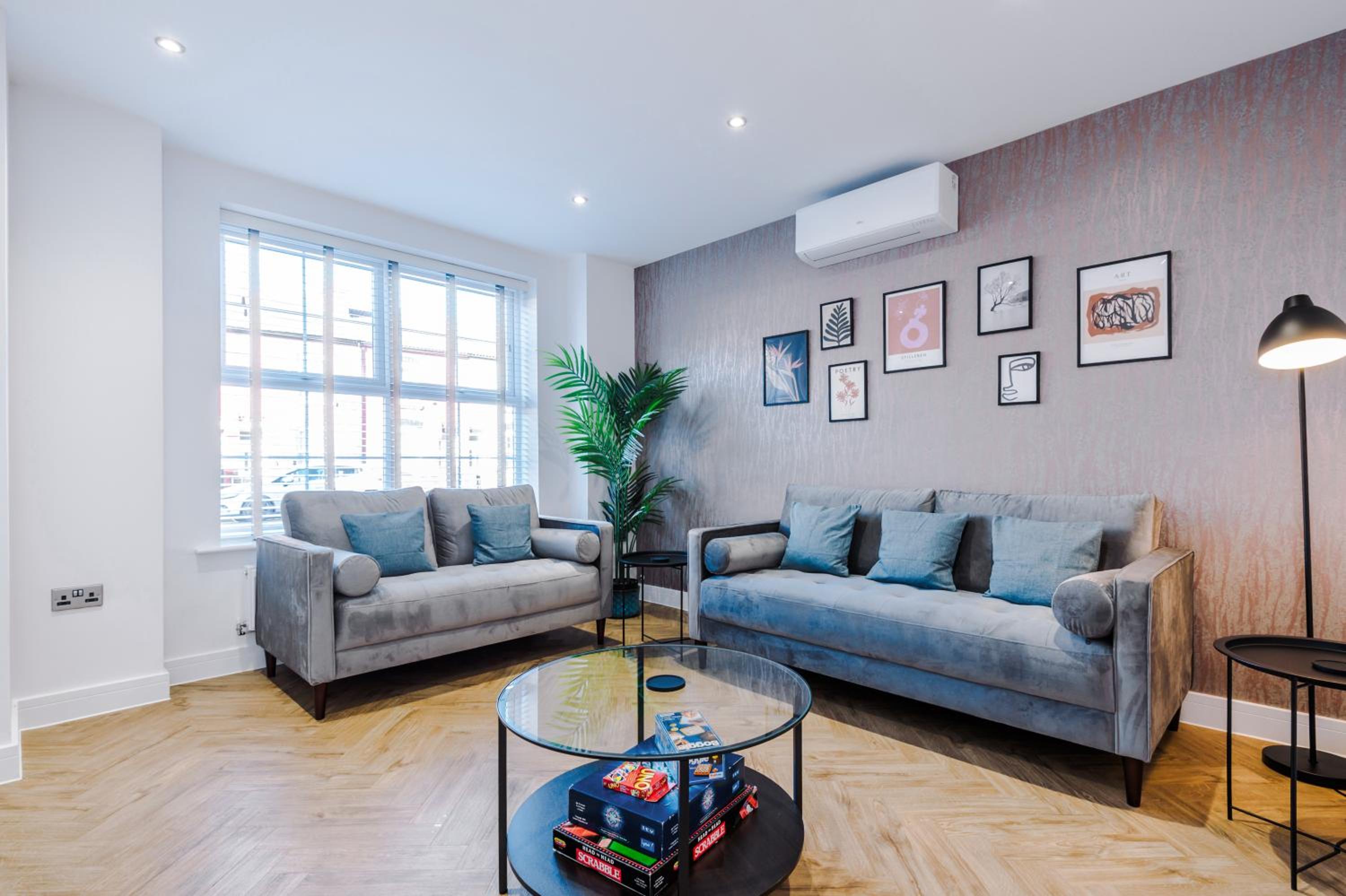 4 Bedroom Townhouse in Manchester - By Hilltop Serviced Apartments view 5