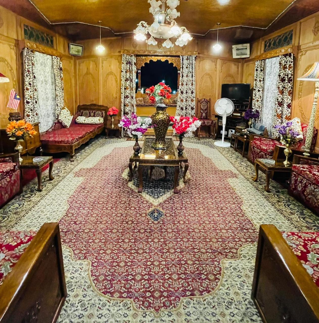 The Smith Palace Group Of HouseBoats view 3