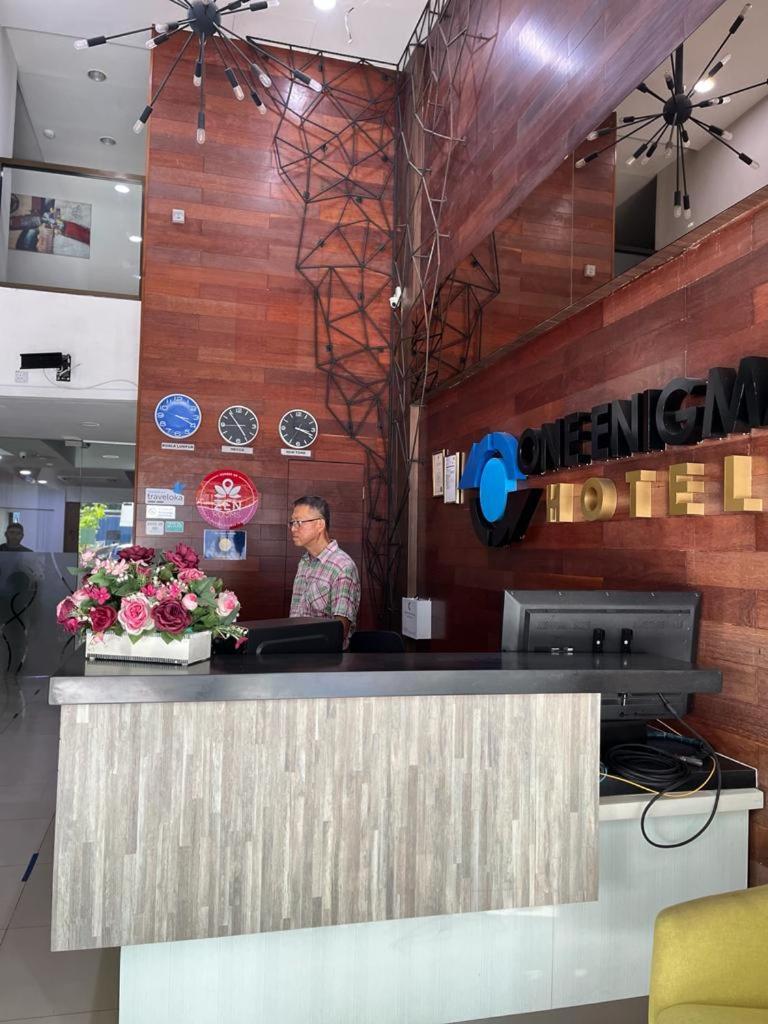 OYO 91009 One Enigma Hotel photo 2