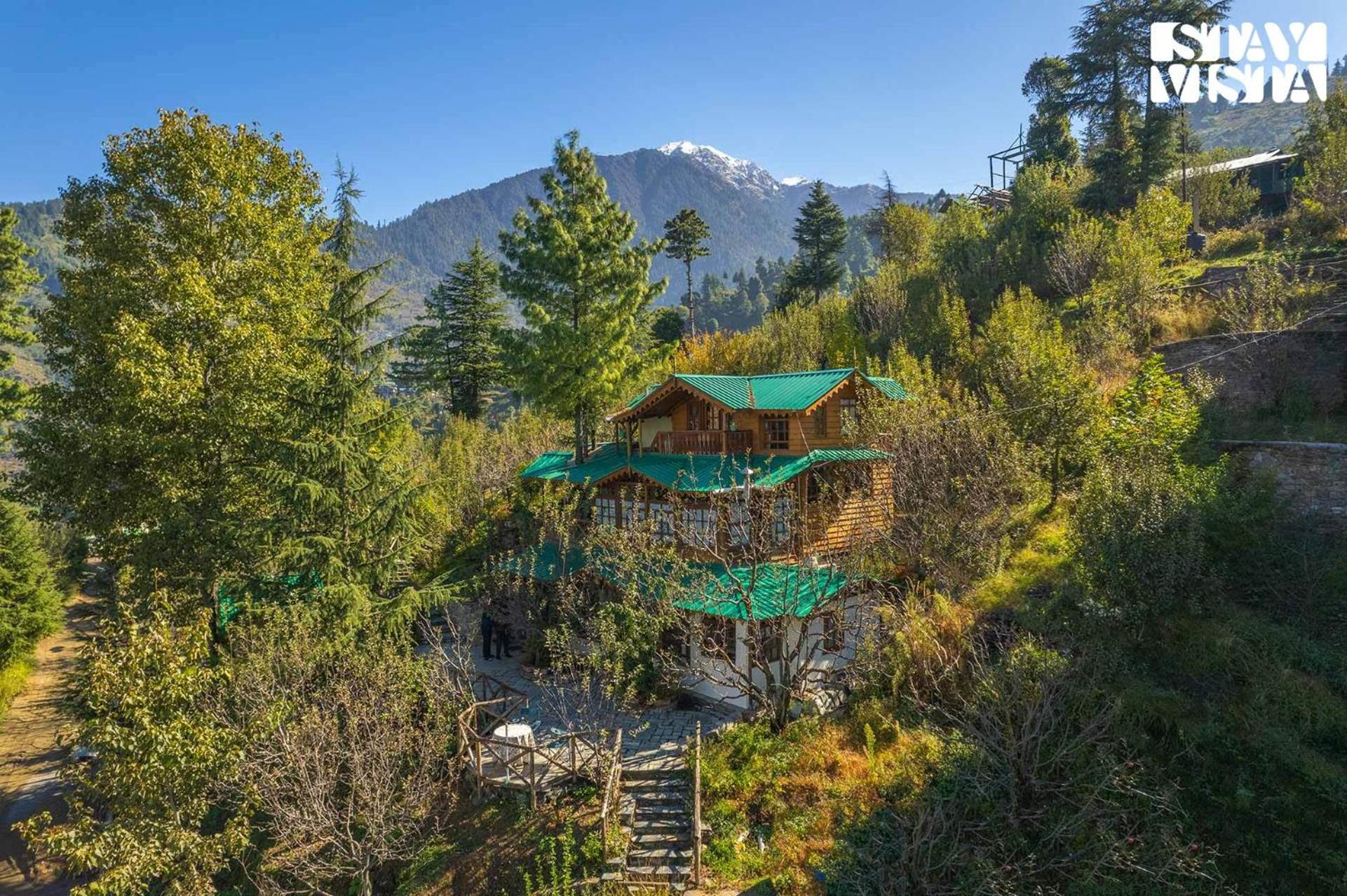 StayVista at Rosemary Cottage 2BR Villa in Manali with Lawn