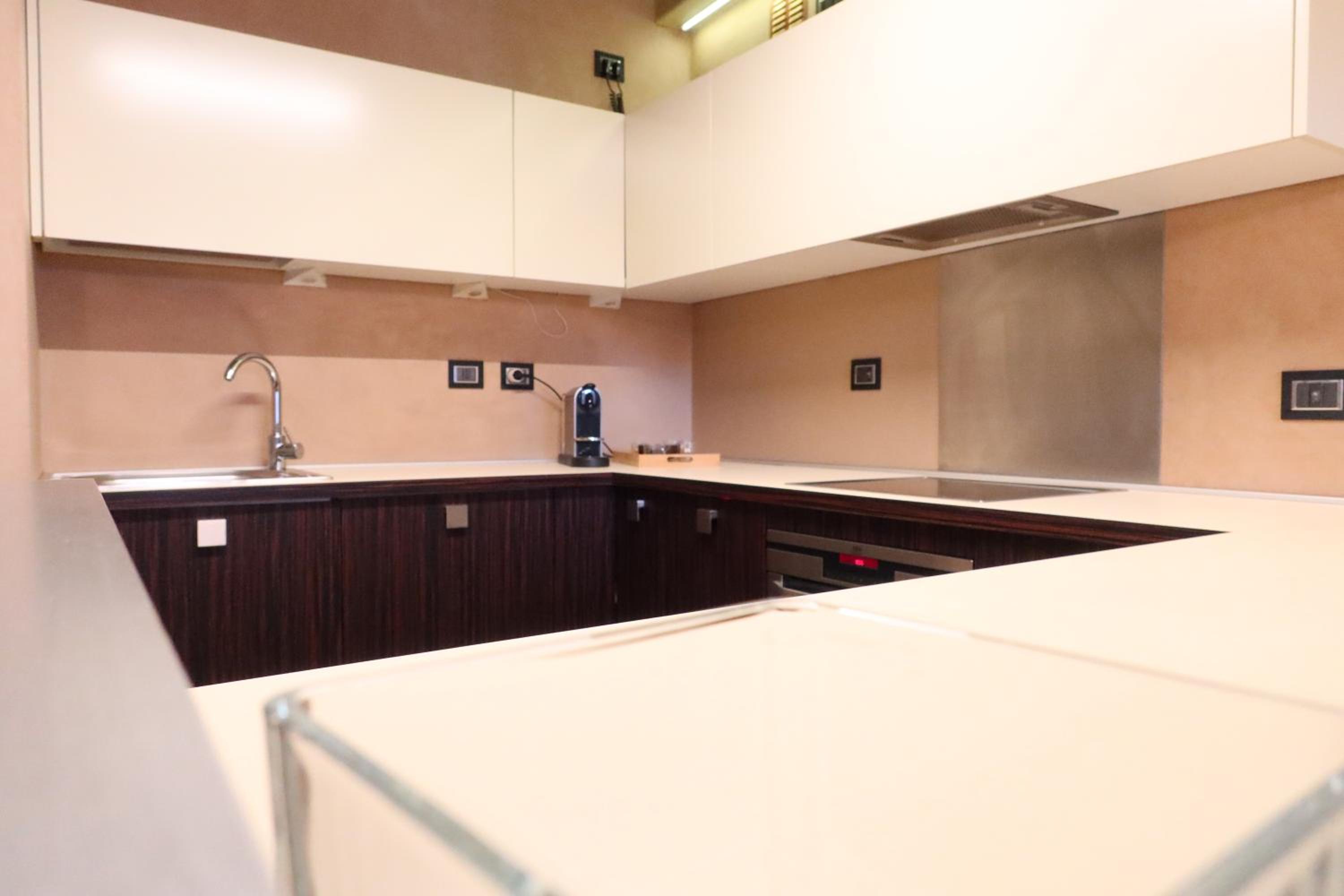 Verona Luxury Flats Piazza Erbe, floor 3 view 5