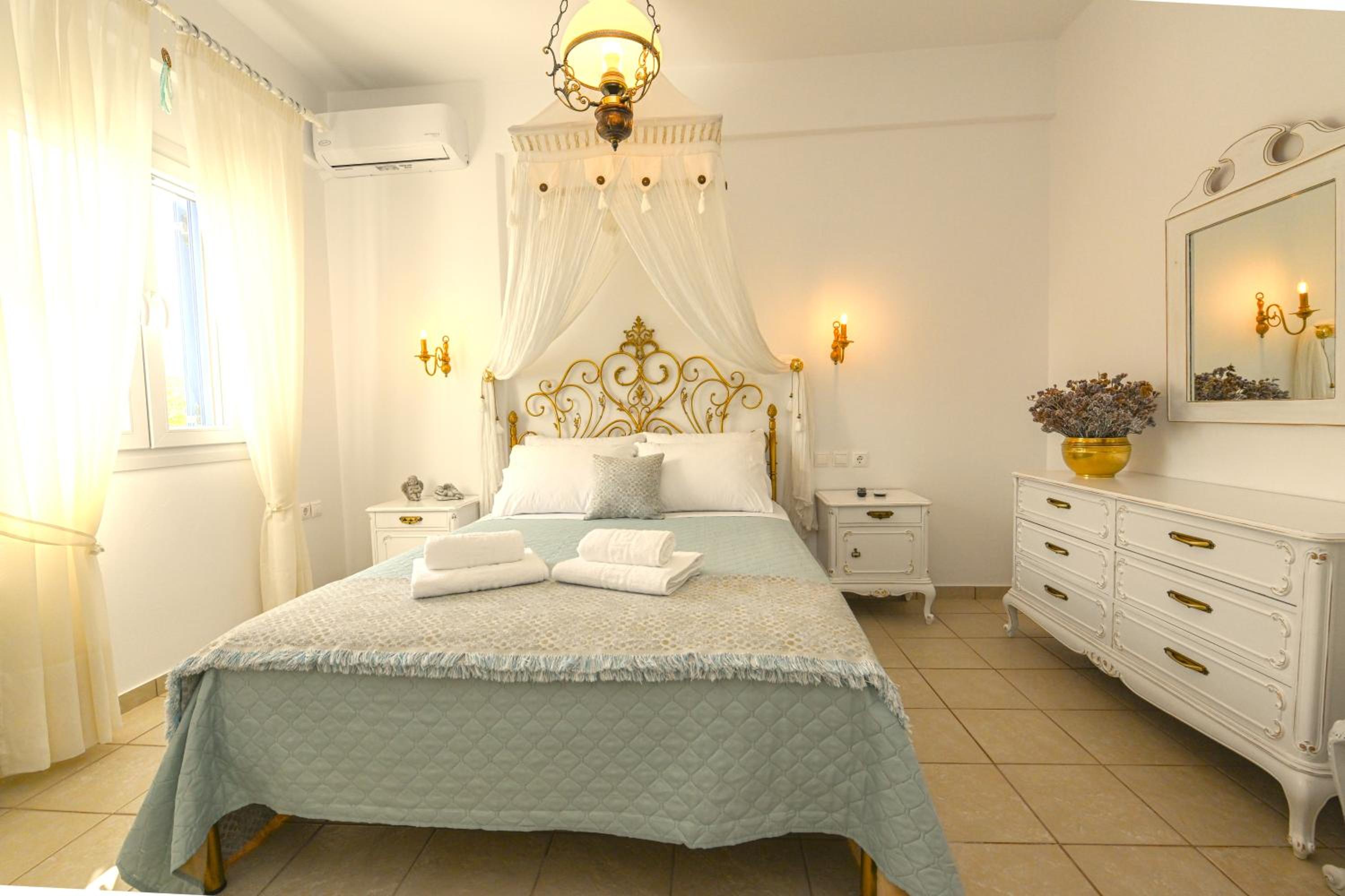 Exilze House Beachfront Kionia