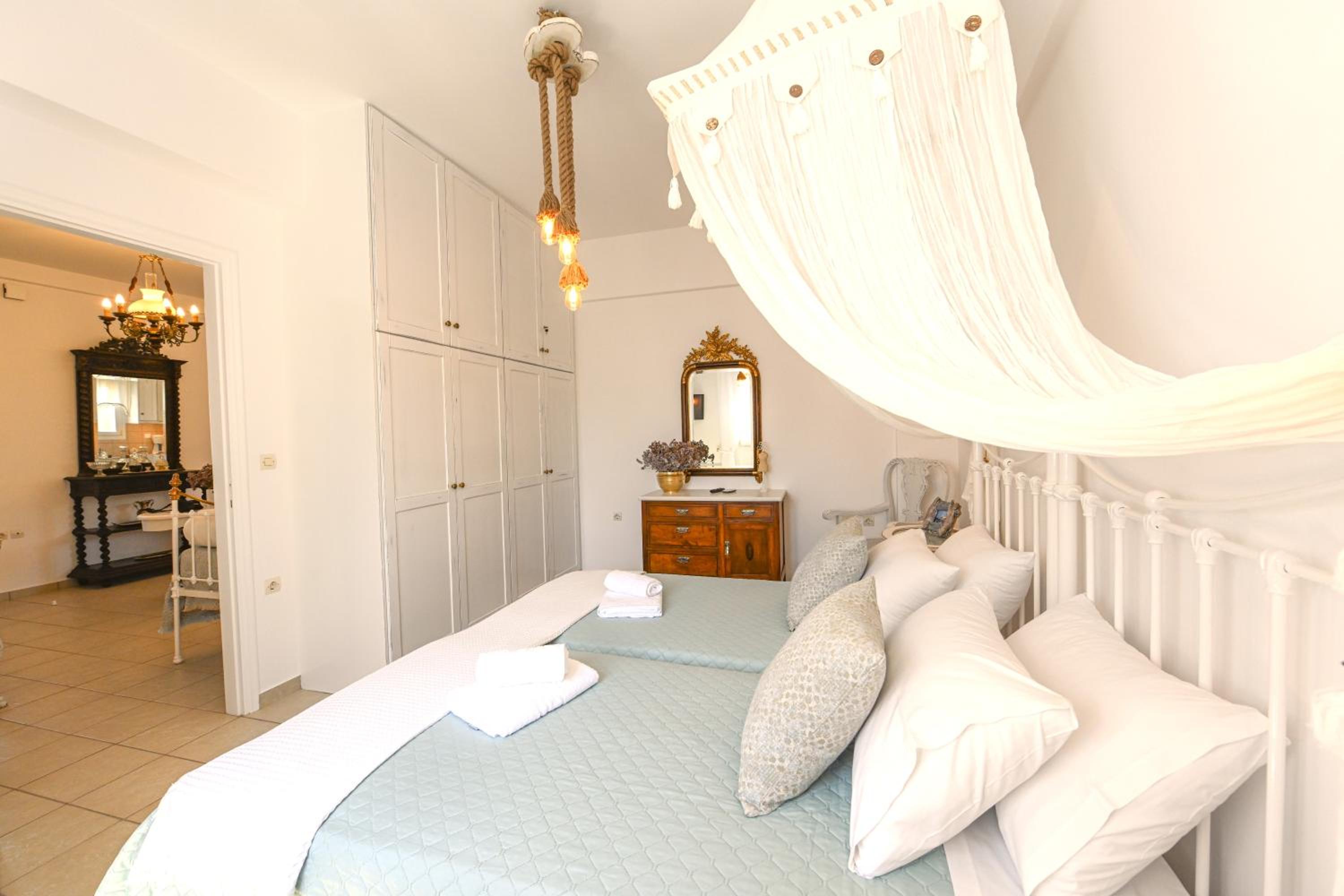 Exilze House Beachfront Kionia