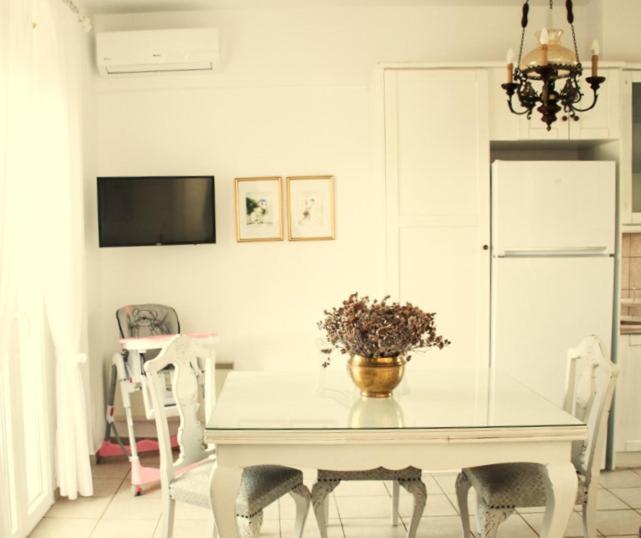 Exilze House Beachfront Kionia