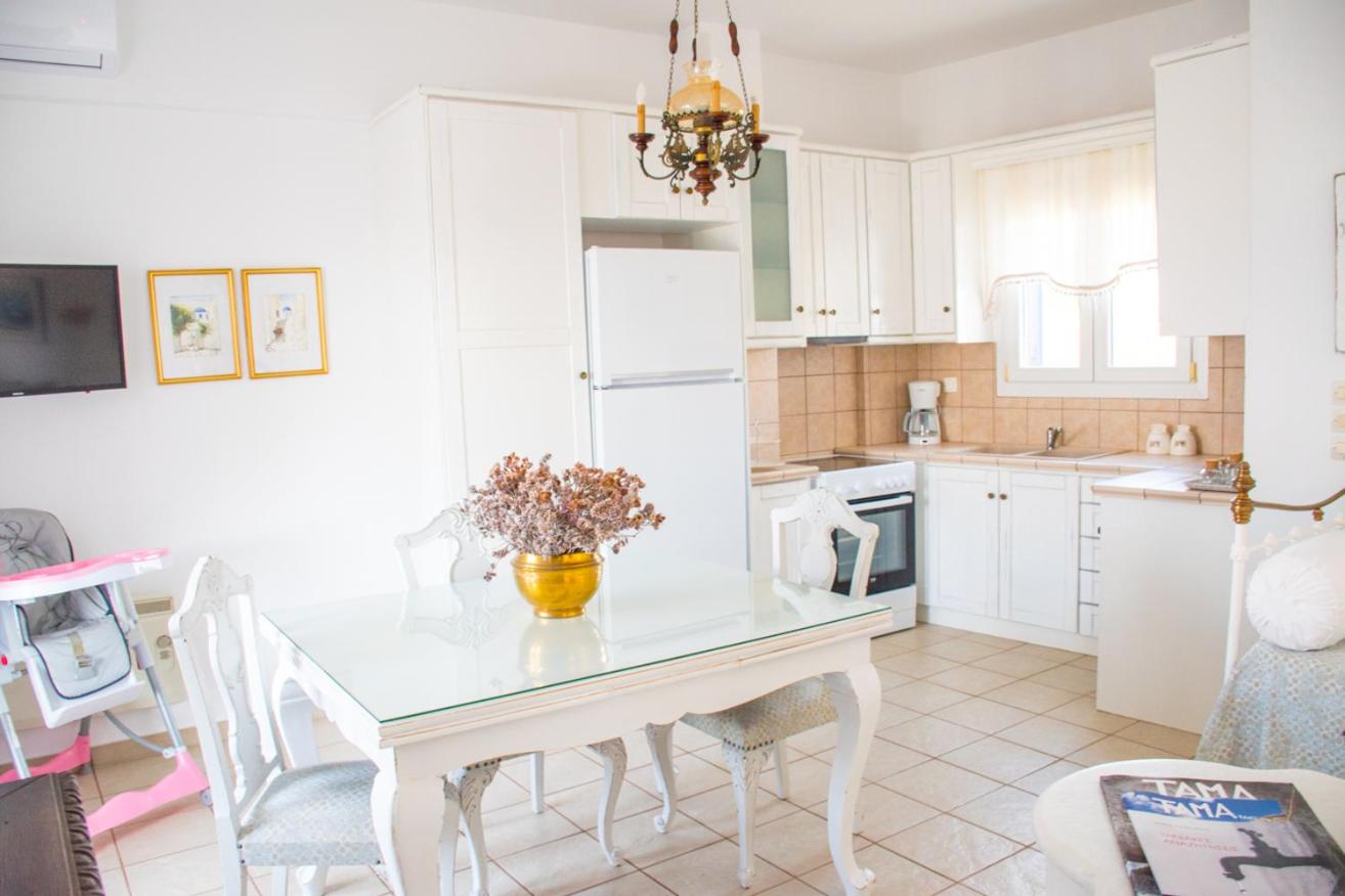 Exilze House Beachfront Kionia