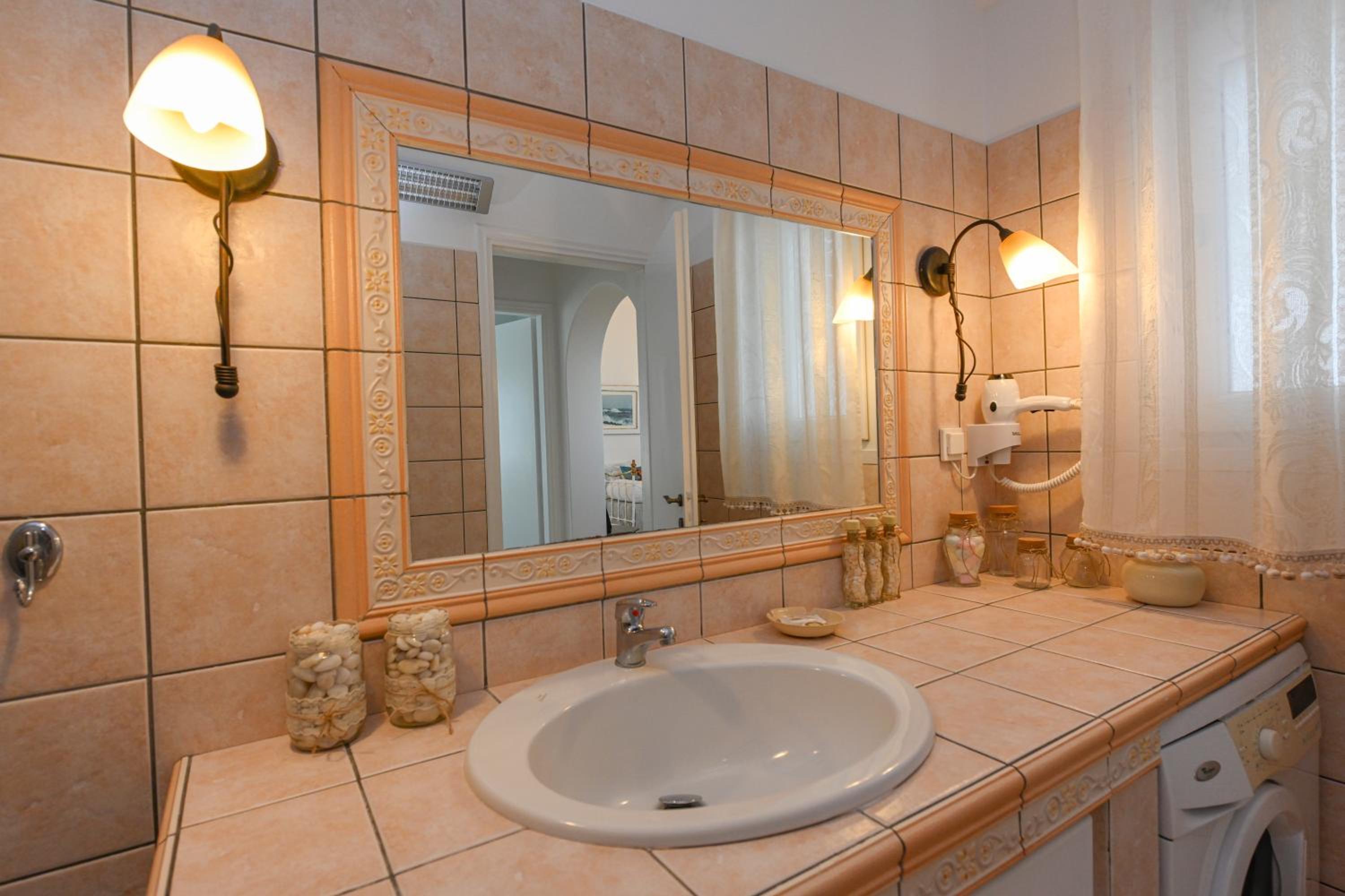 Exilze House Beachfront Kionia