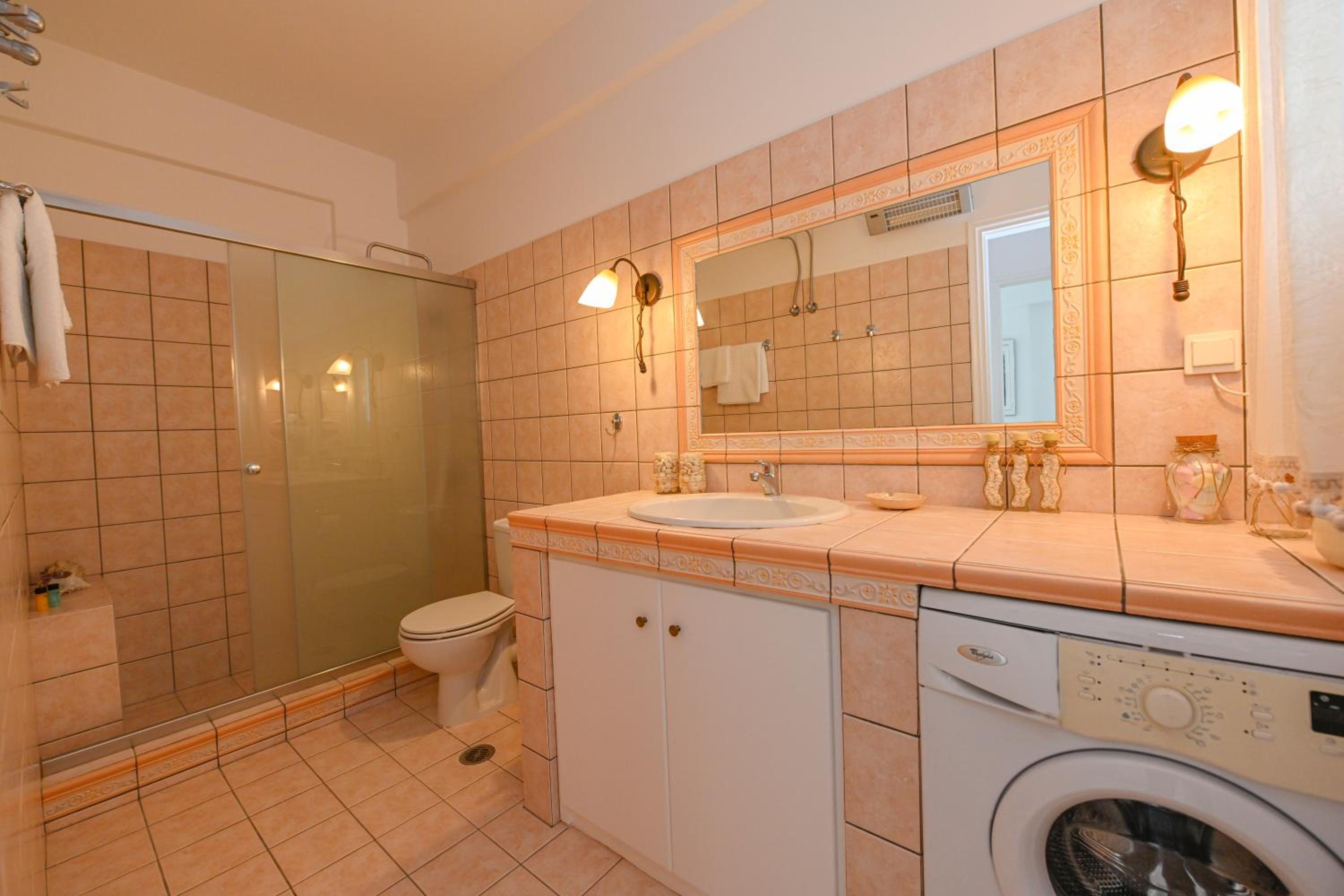 Exilze House Beachfront Kionia