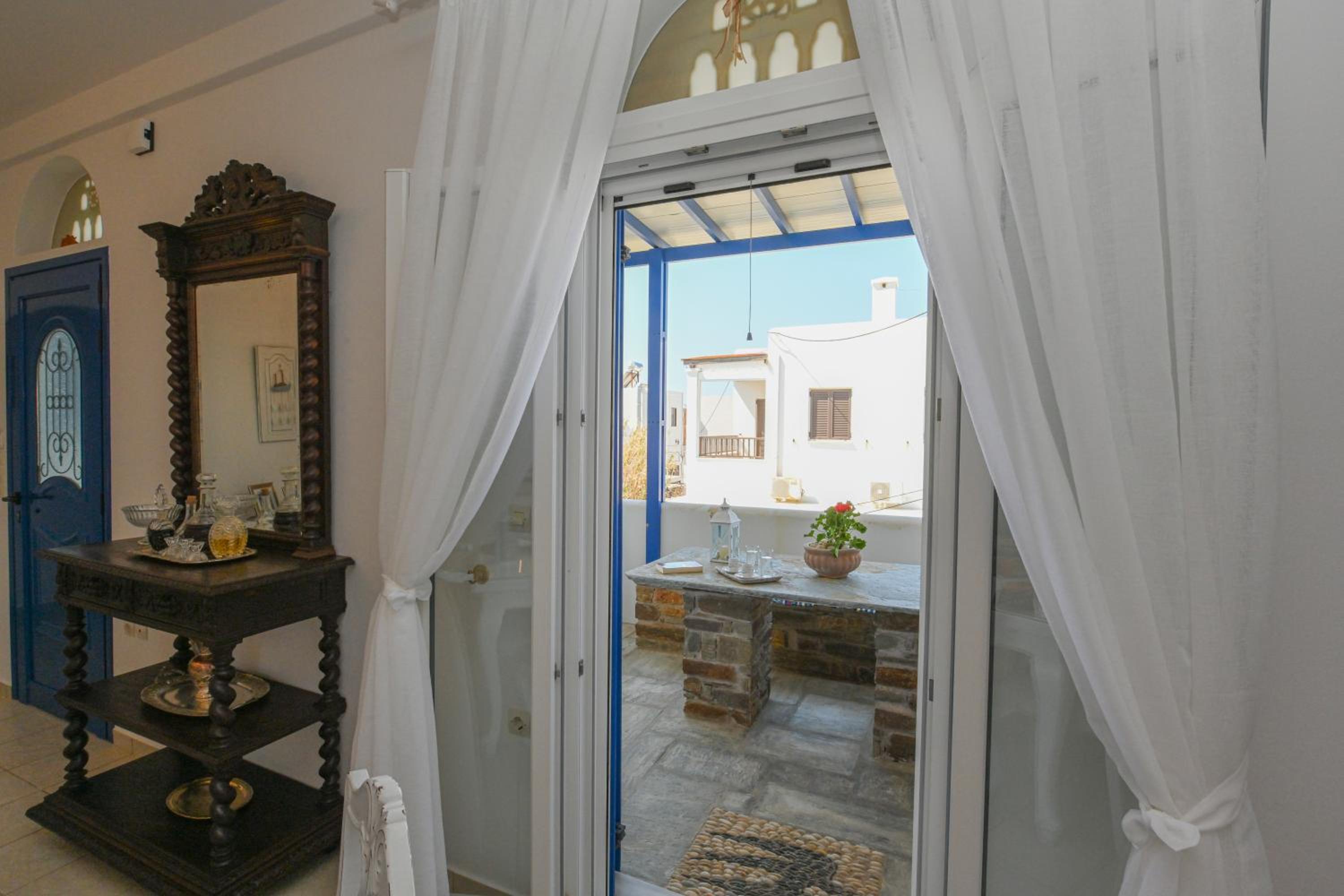 Exilze House Beachfront Kionia