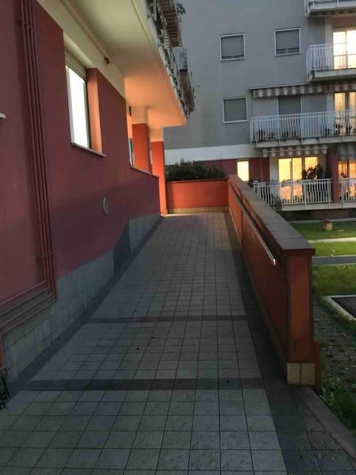Flat and garage near Rho-FieraMilano-MIND-Galeazzi view 3