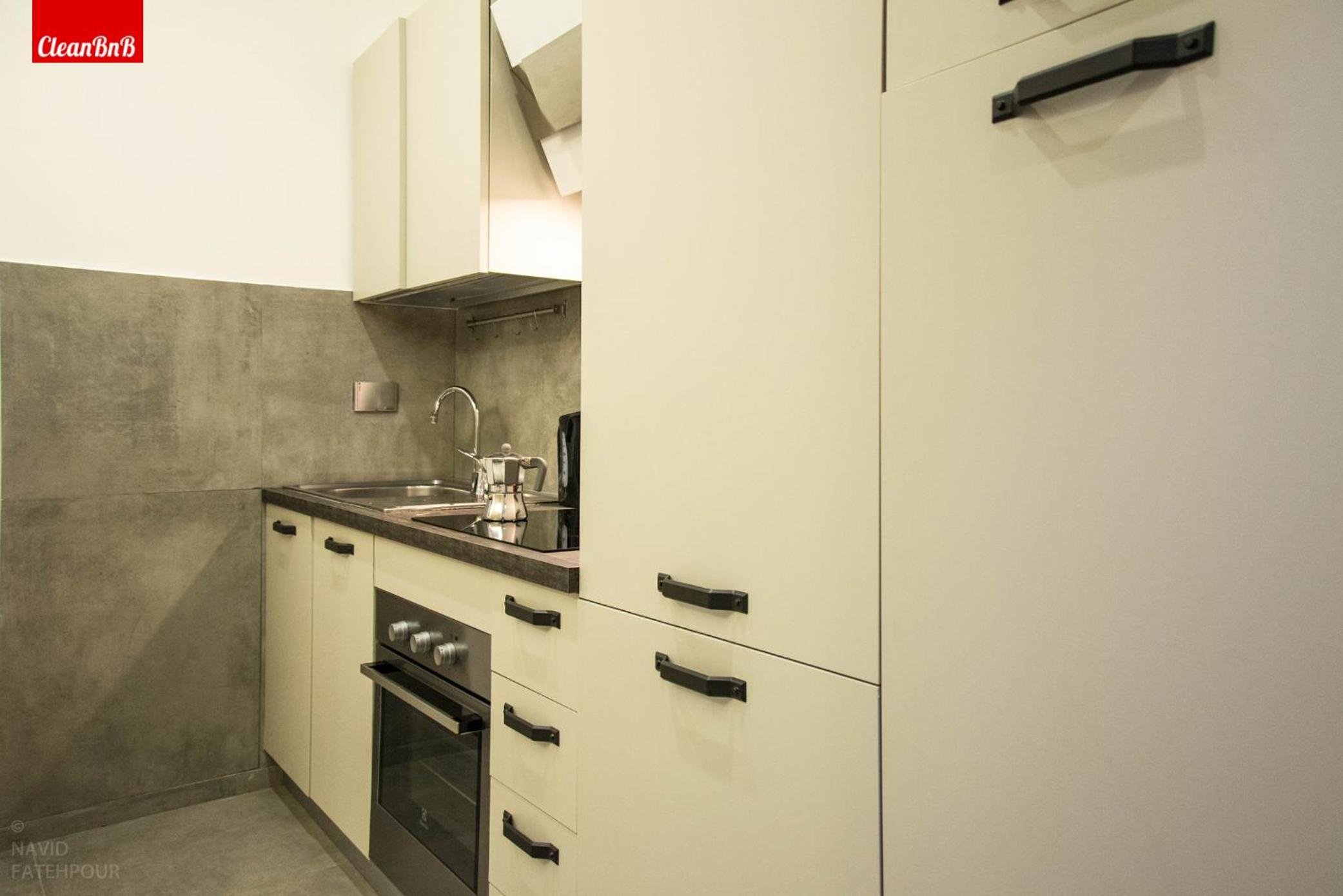 GuestHost - Largo Leopardi Modern Apartment