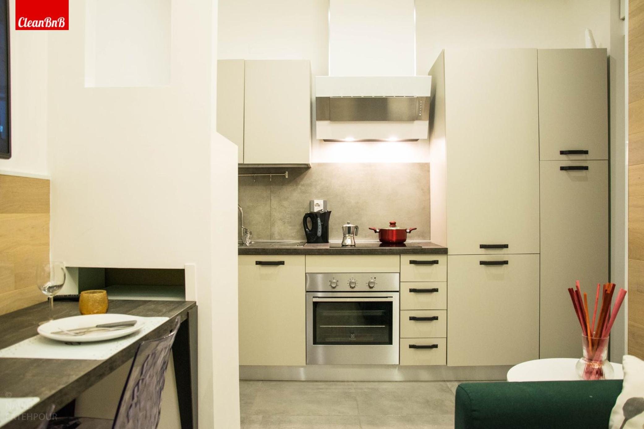 GuestHost - Largo Leopardi Modern Apartment